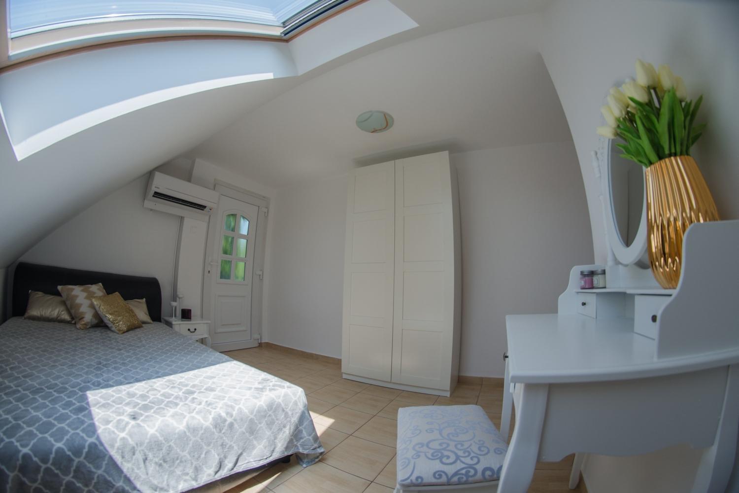 Two-Bedroom Apartment - Photo 2