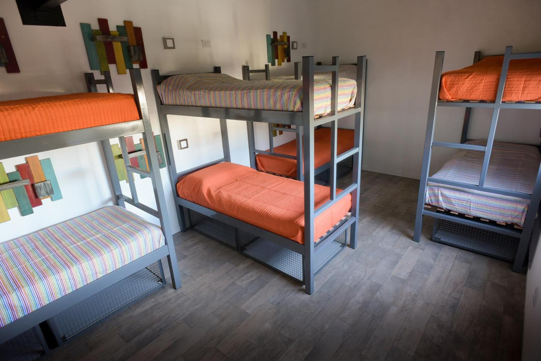 Bed in 8-Bed Mixed Dormitory Room photo 3