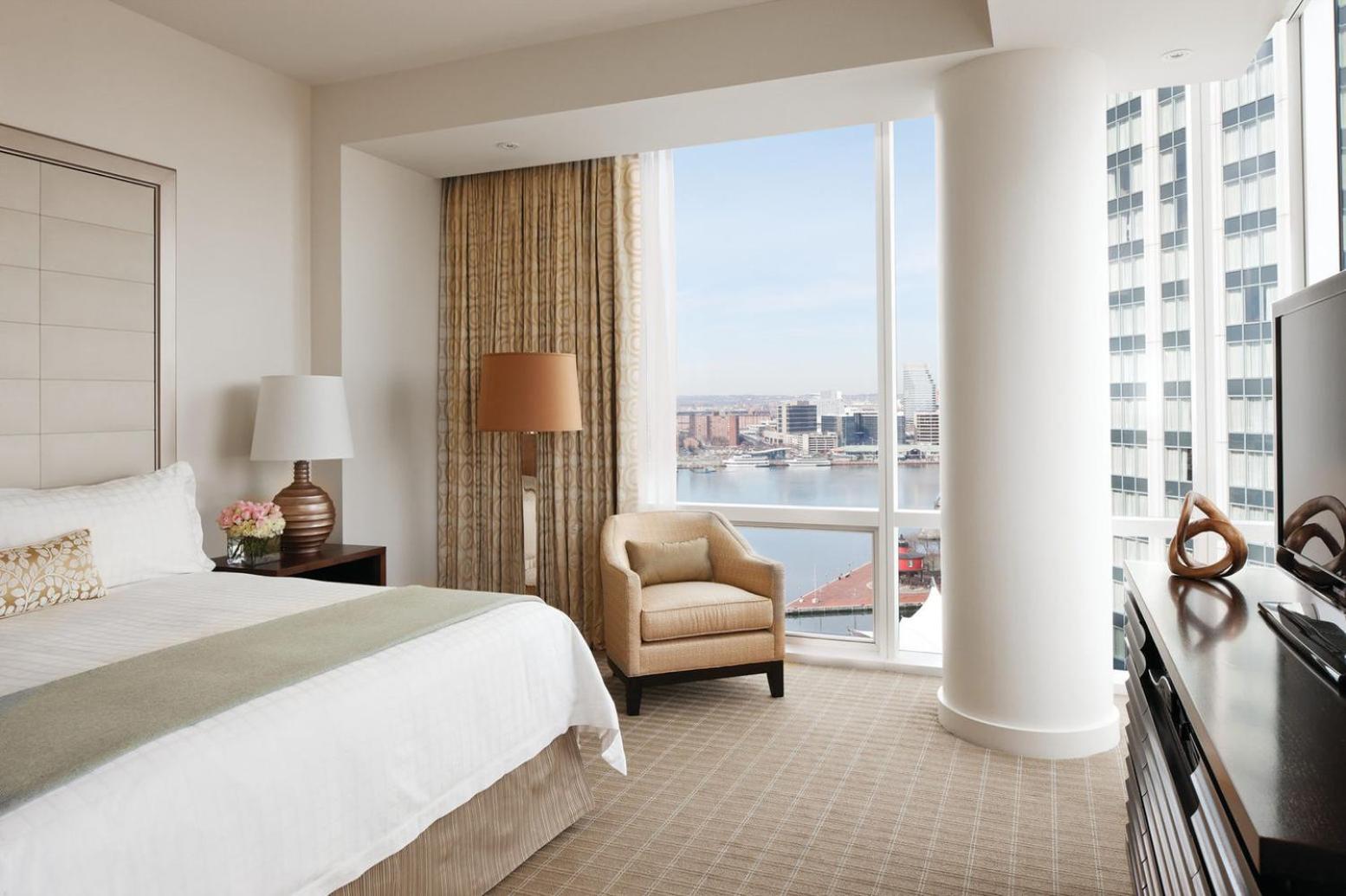Premier King room with Harbor View - Photo 1