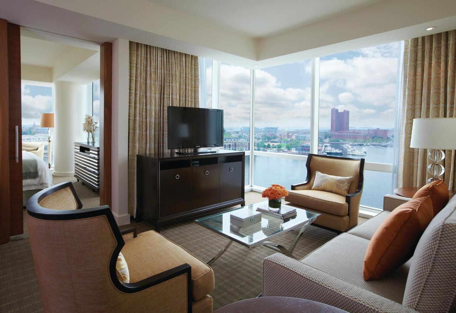 Executive Suite Harbor View   - Photo 1