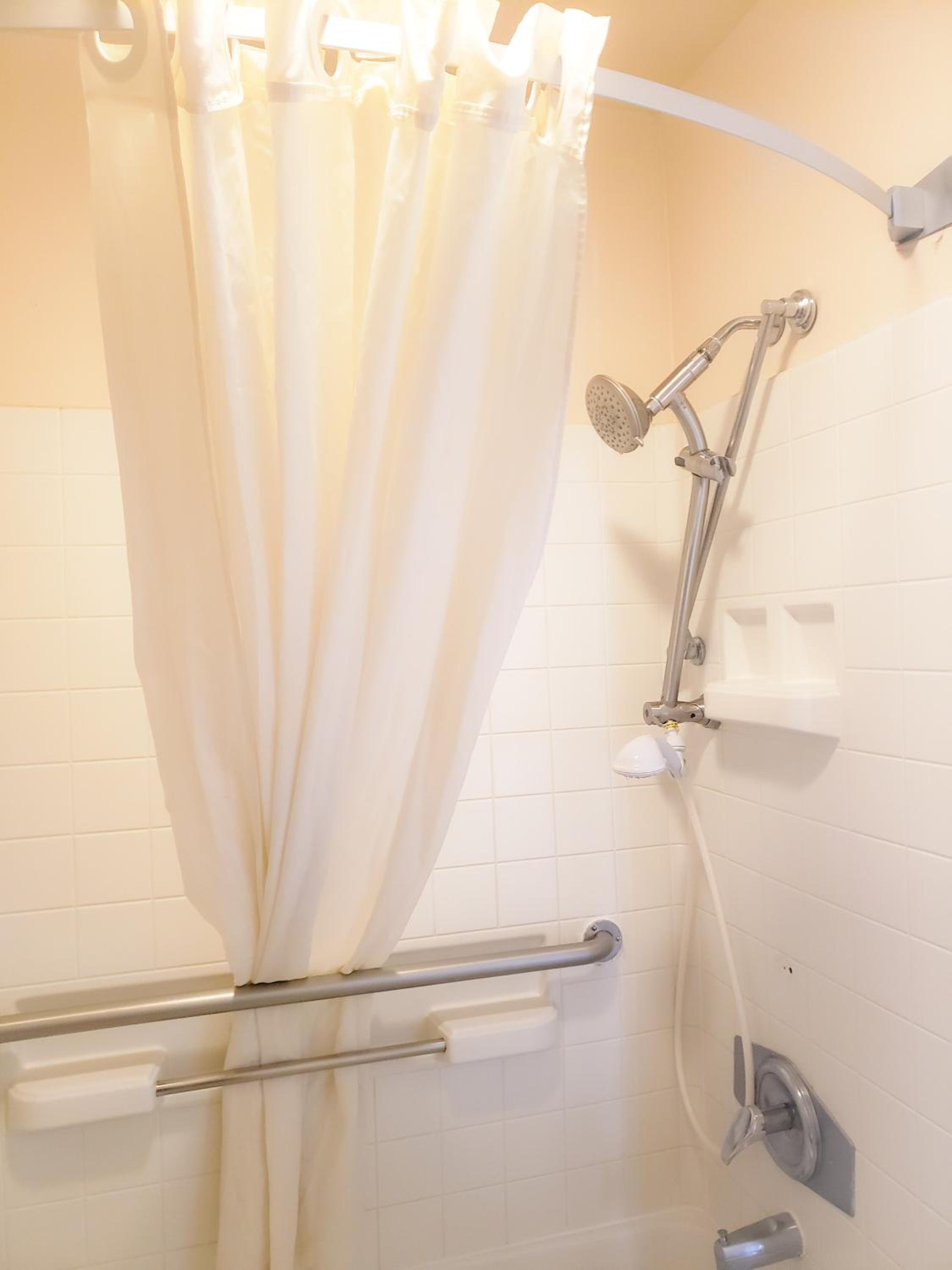King Room - Mobility Access/Non-Smoking photo 3
