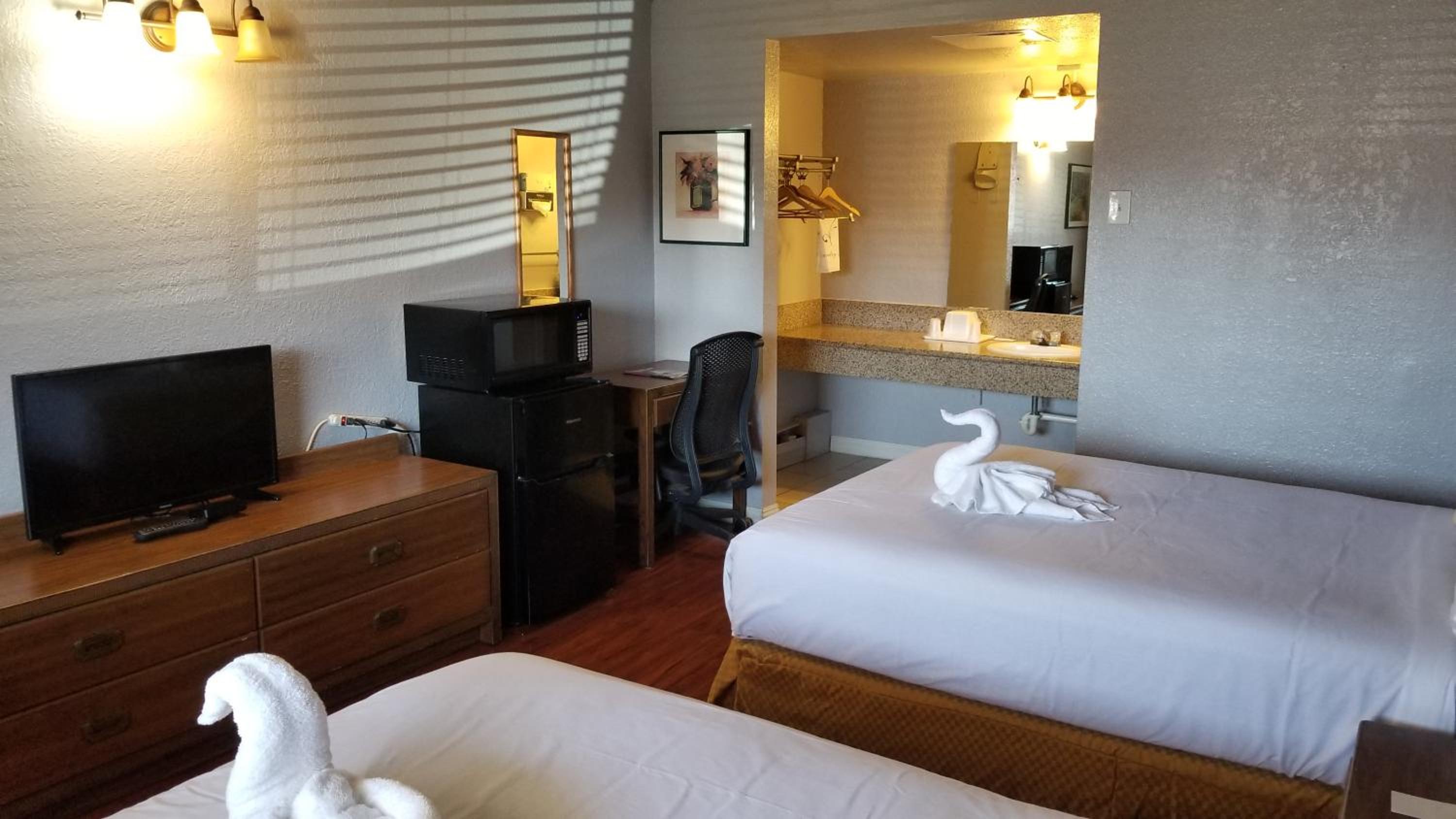 Double Room - Smoking photo 1