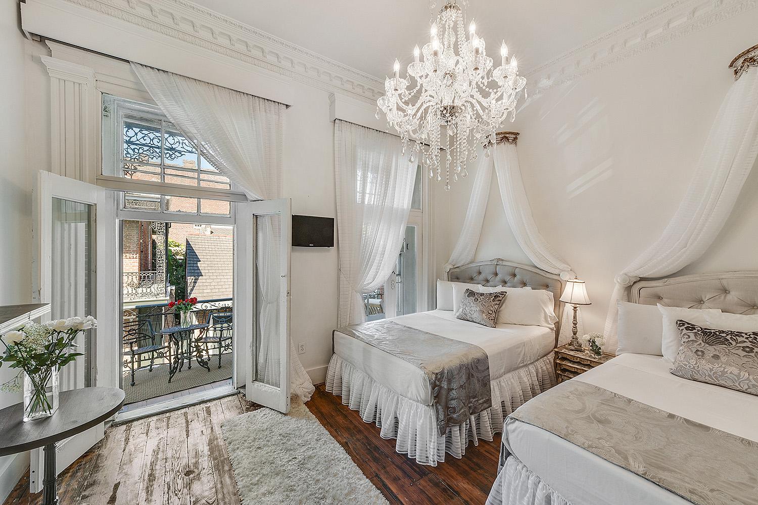 Apartment with Balcony