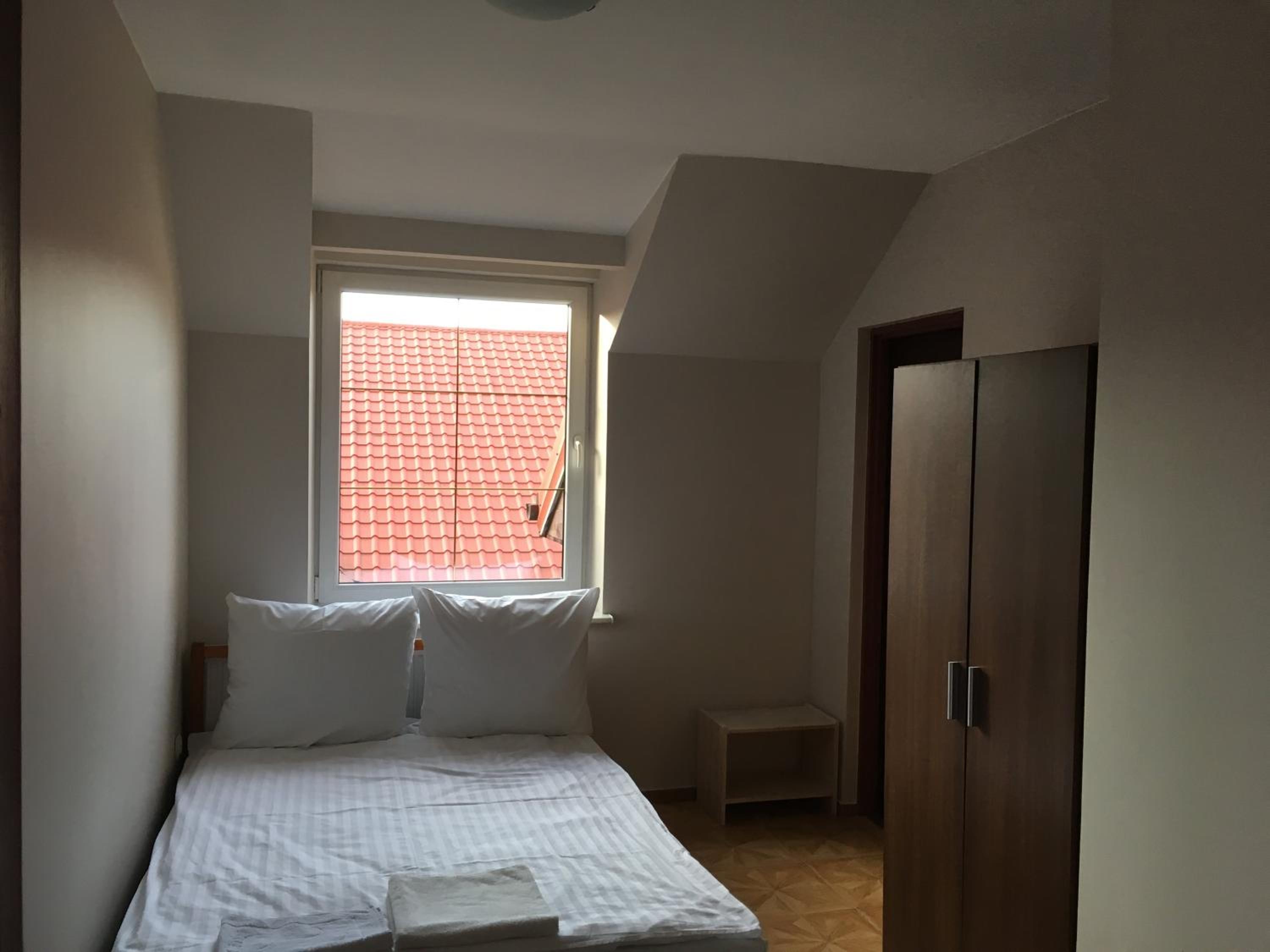 Double Room - Photo 9