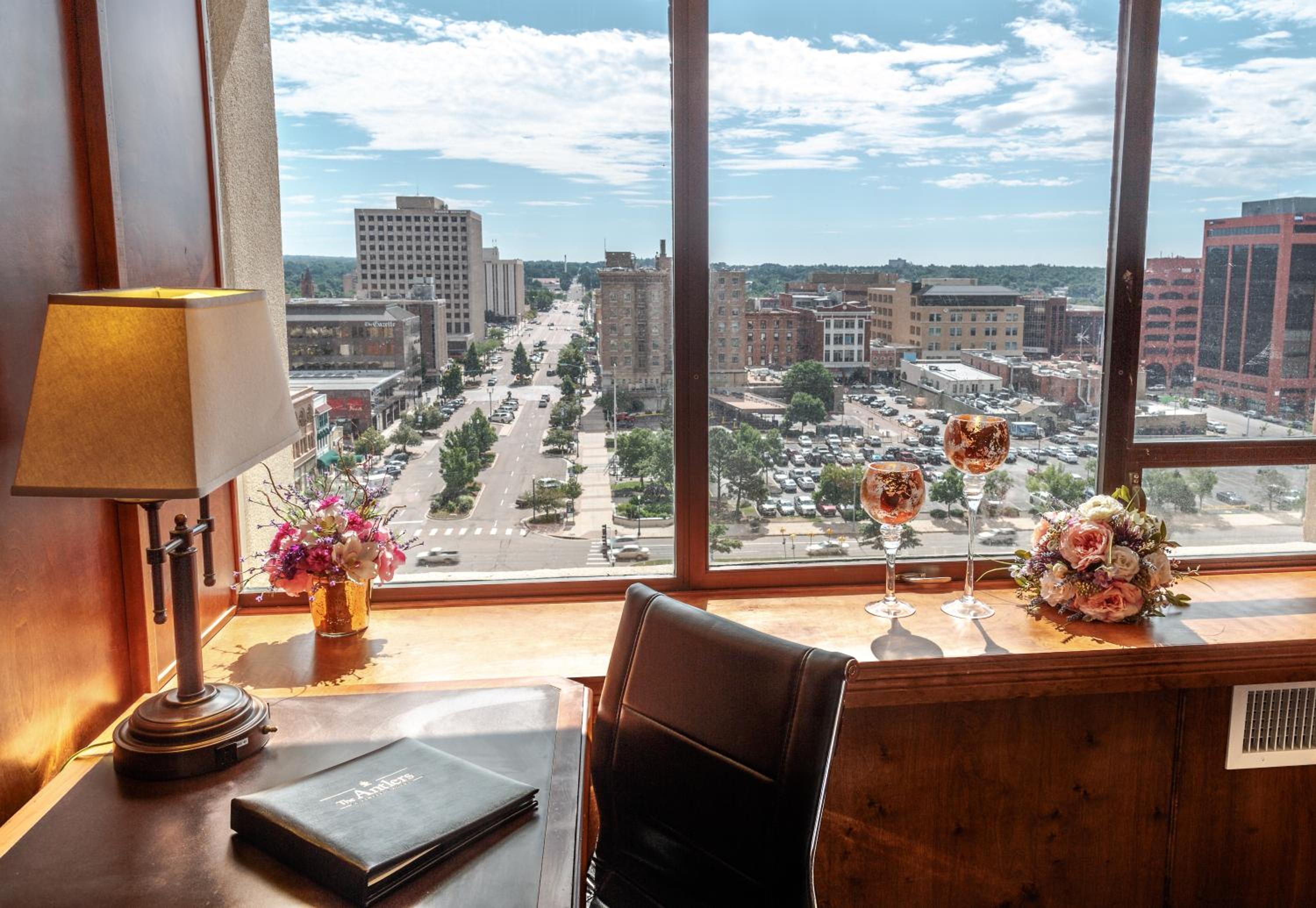 King Room with City View - Photo 3
