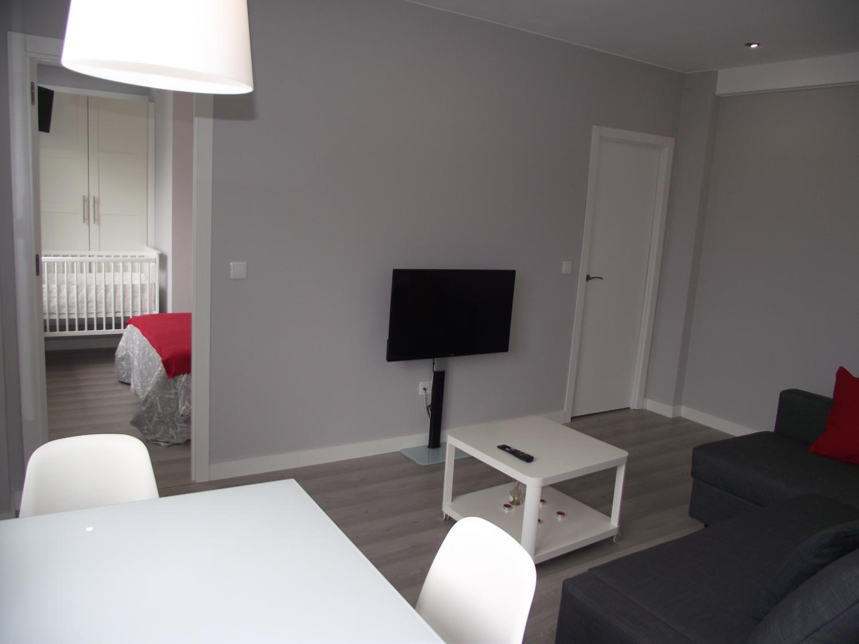 One-Bedroom Apartment - Photo 1