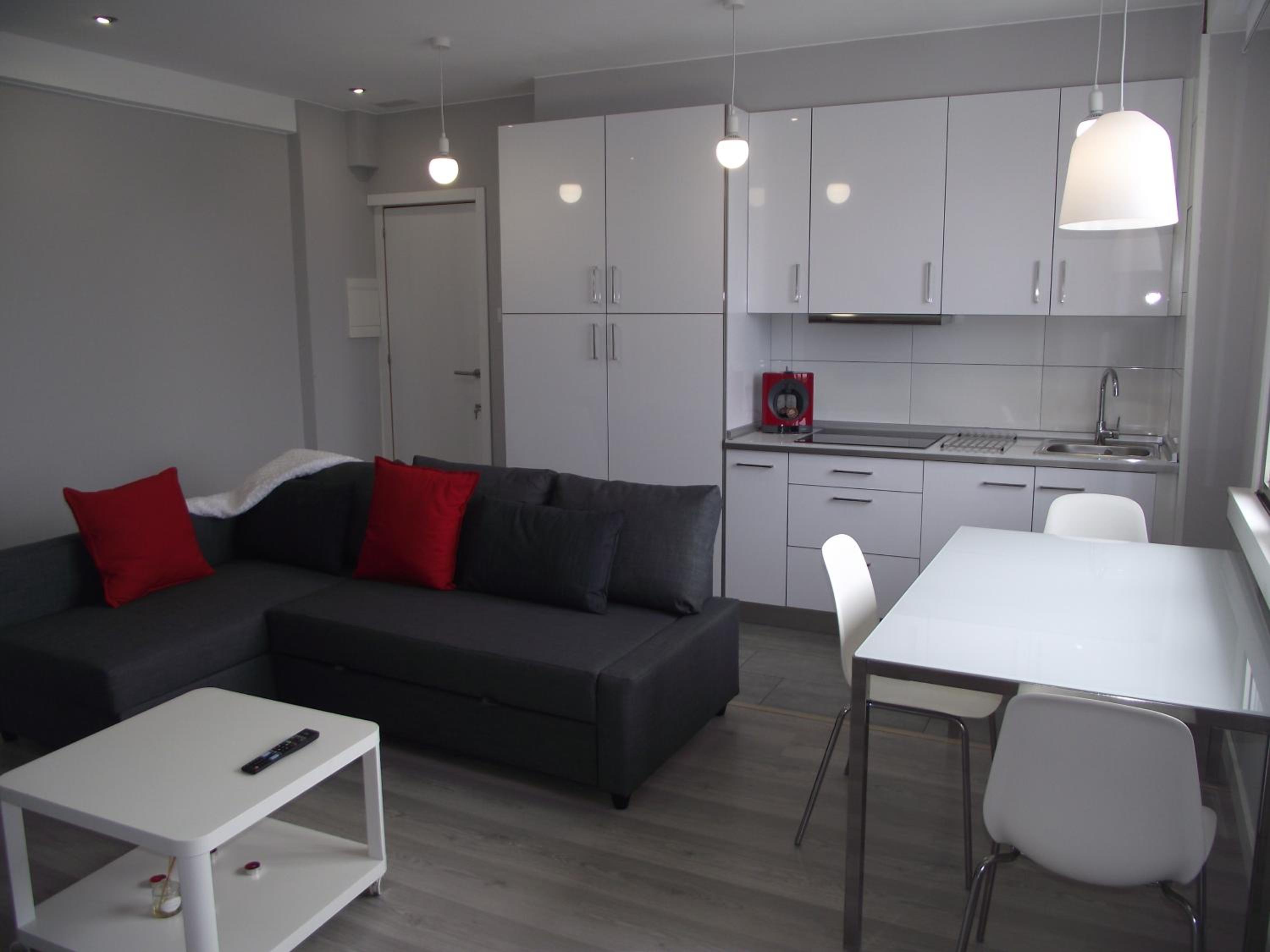 One-Bedroom Apartment - Photo 9