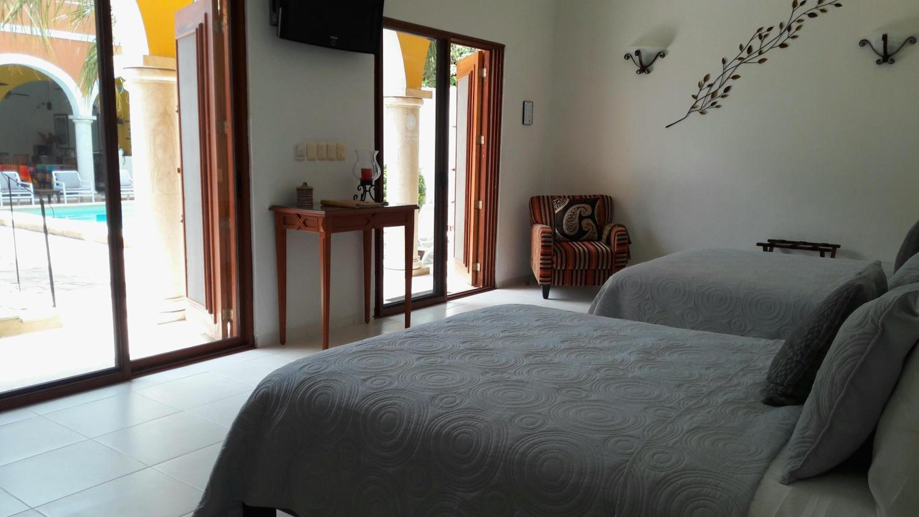 Suite with Spa Bath and Pool View