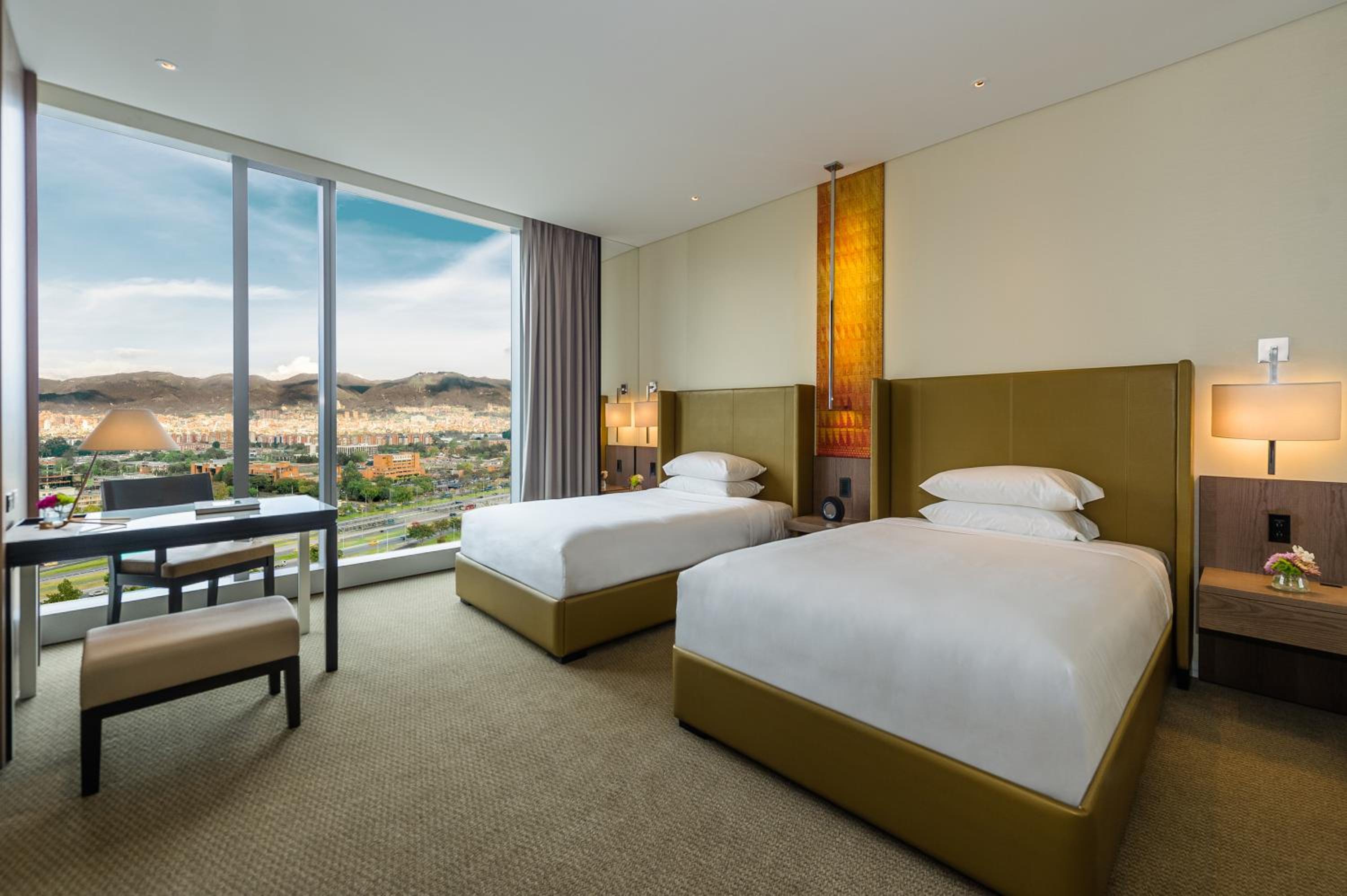 Double Room with Two Double Beds and View photo 3