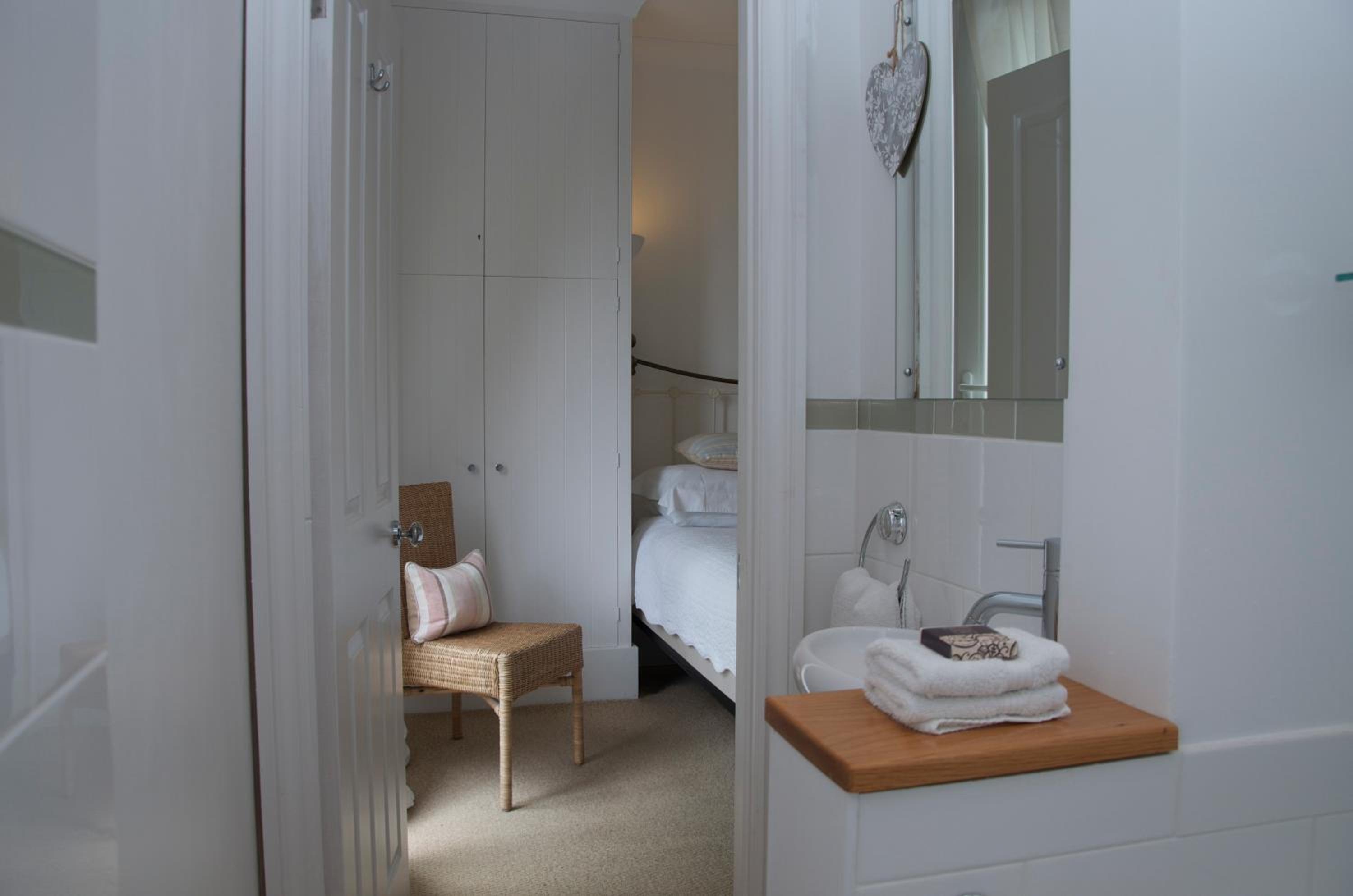 Double Room - Photo 4