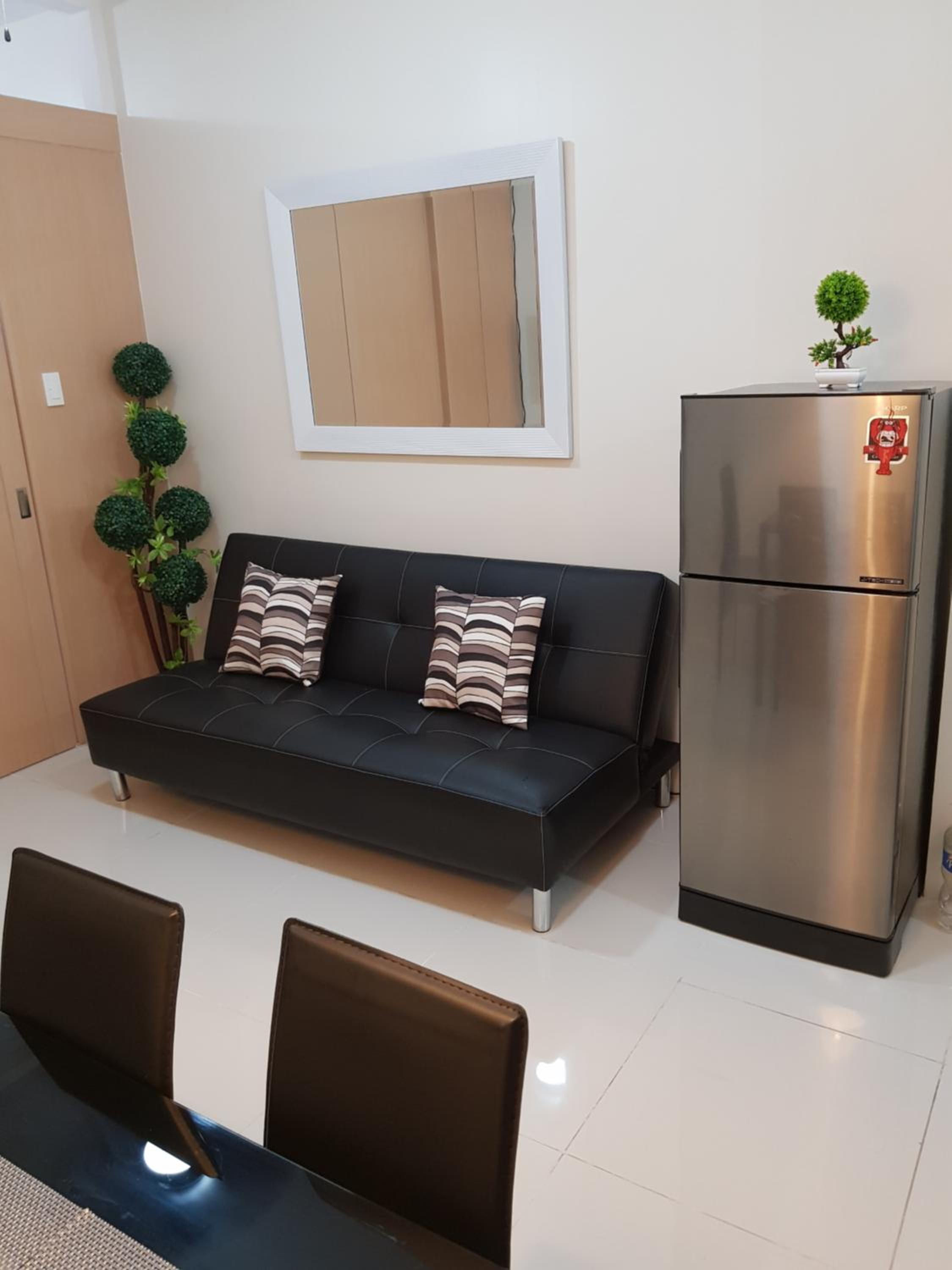 Apartment with Lake View - Photo 15