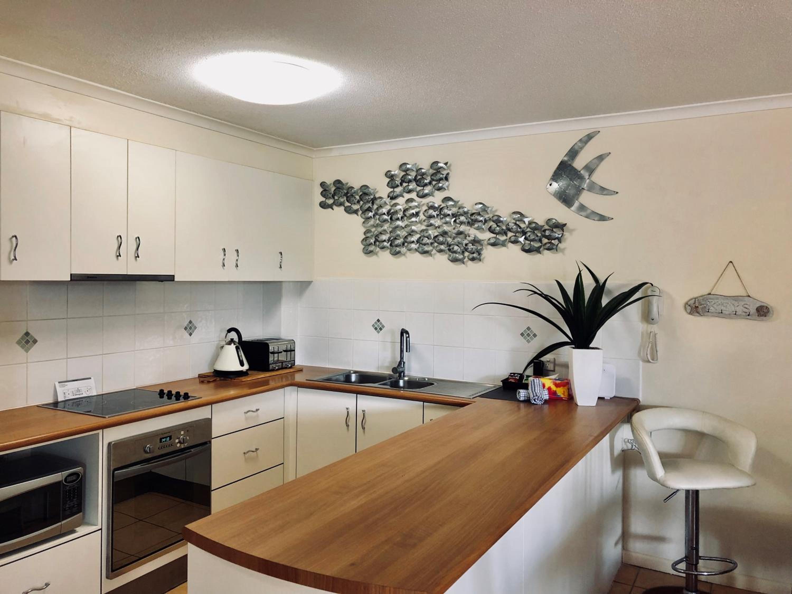Three-Bedroom Apartment with Garden View - Non Smoking - Photo 5