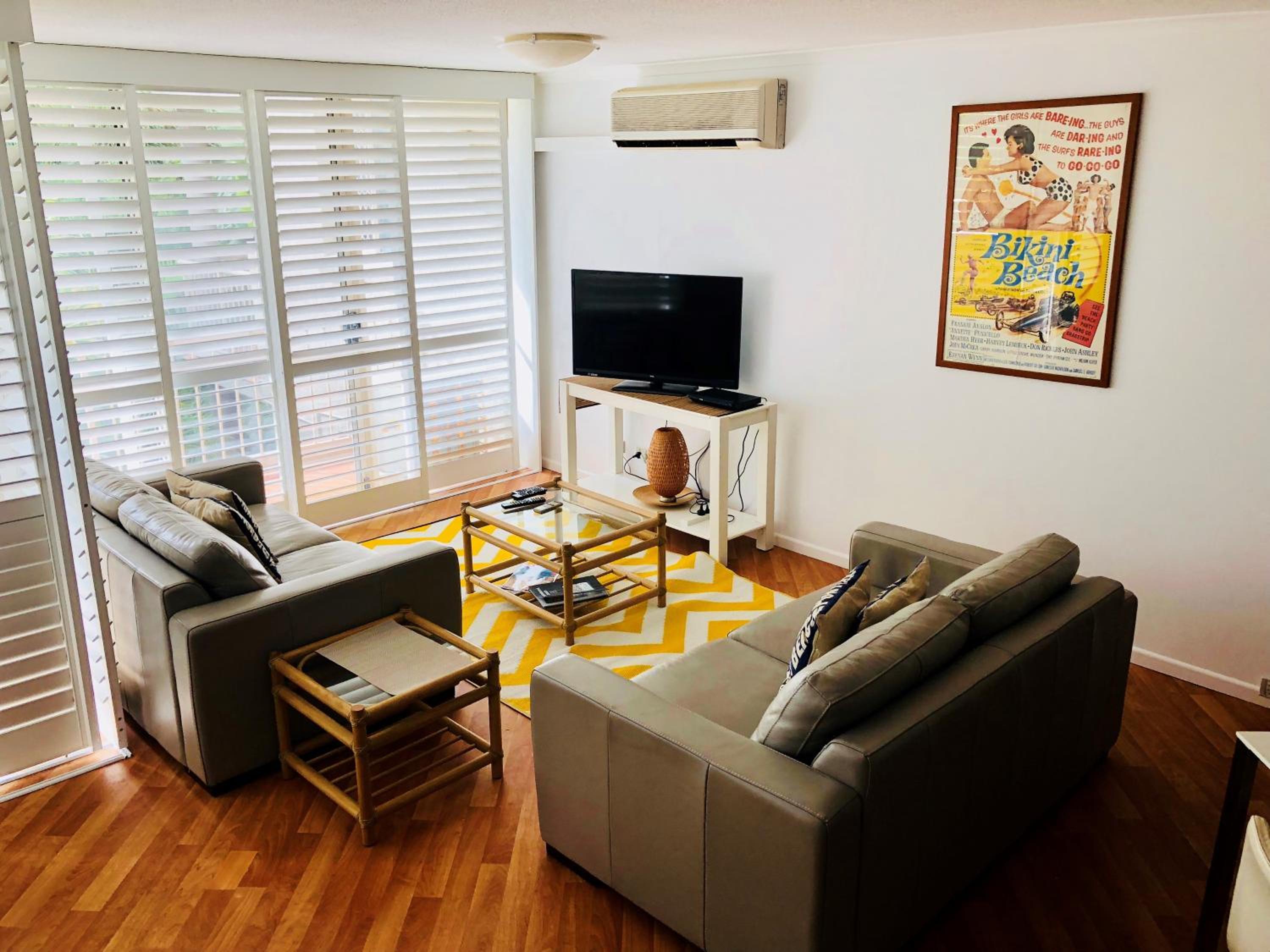 Three-Bedroom Apartment with Garden View - Non Smoking - Photo 4