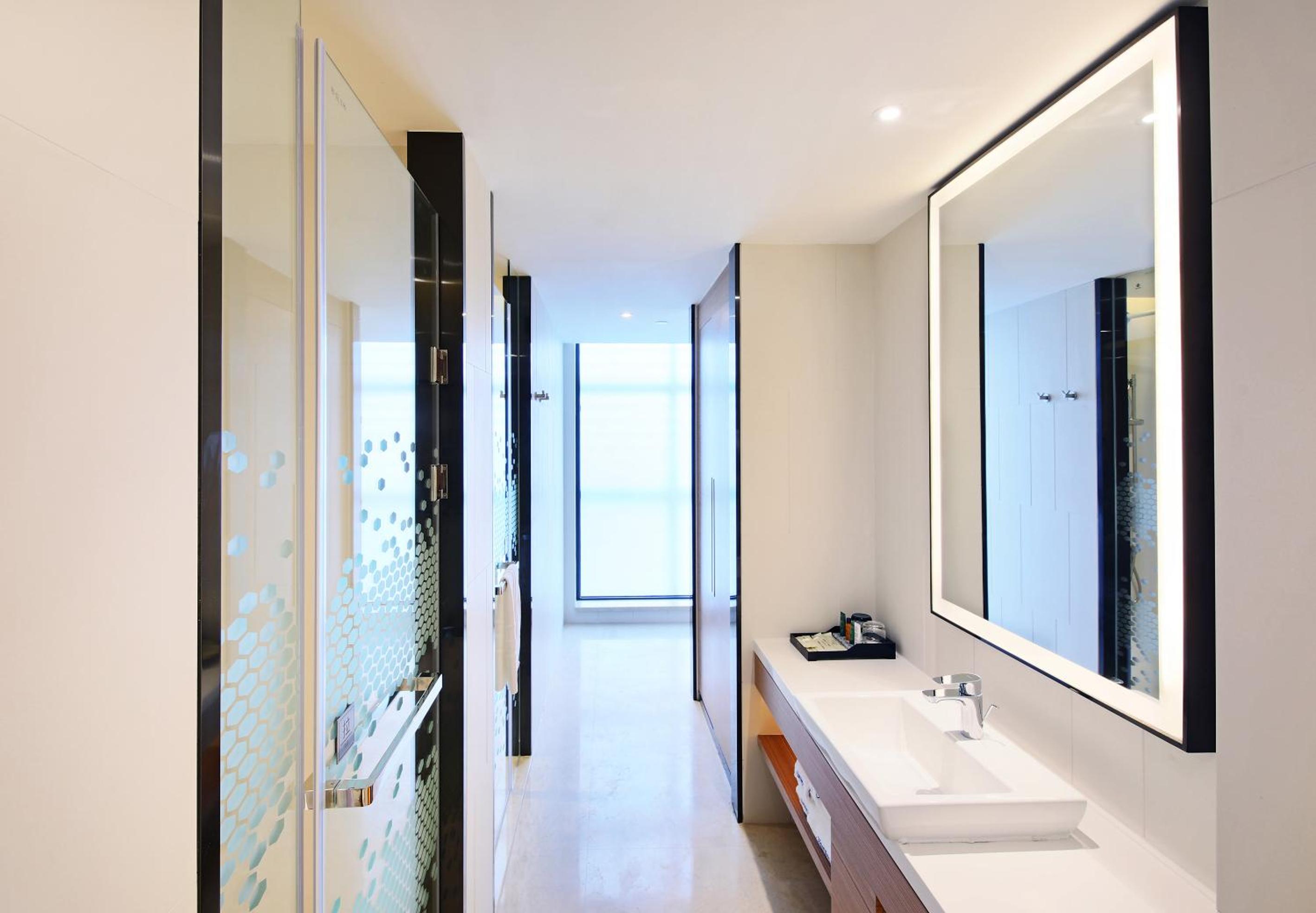 Business King Room - Photo 5