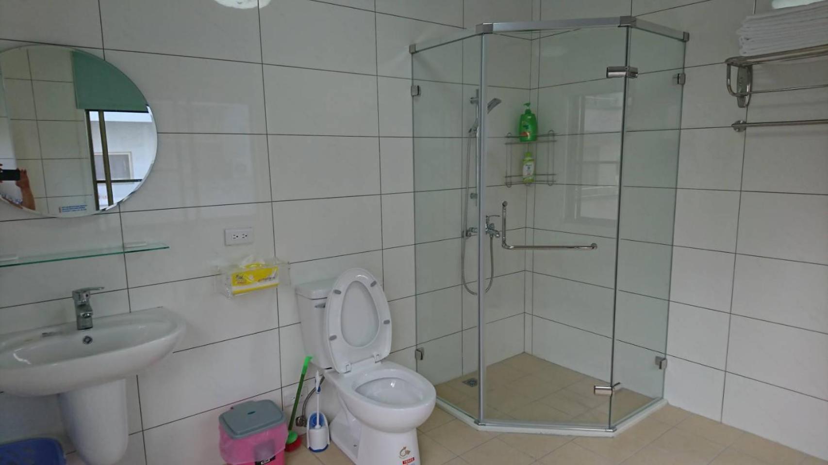 Family Room with Private Bathroom photo 3