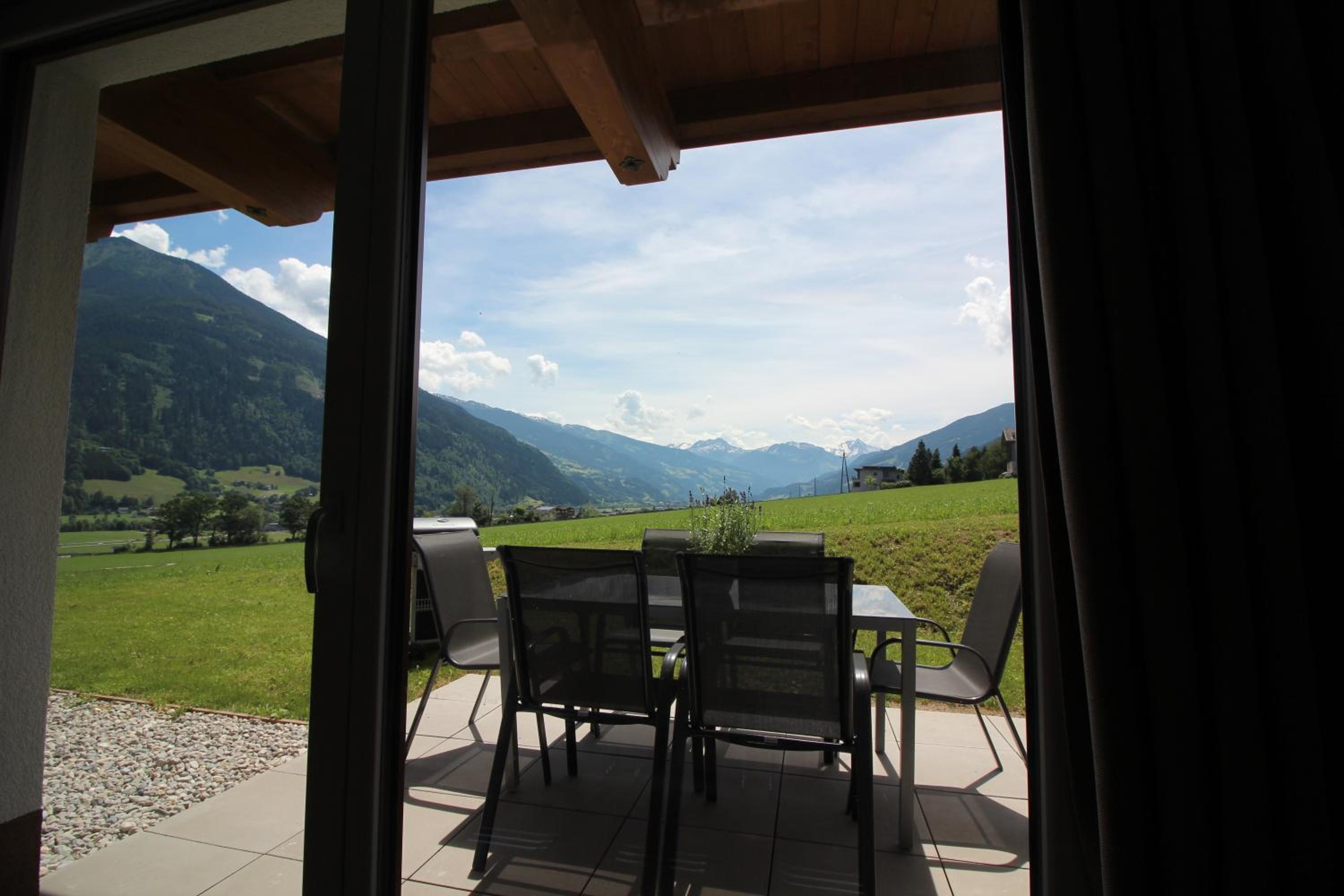 Three-Bedroom Chalet photo 2