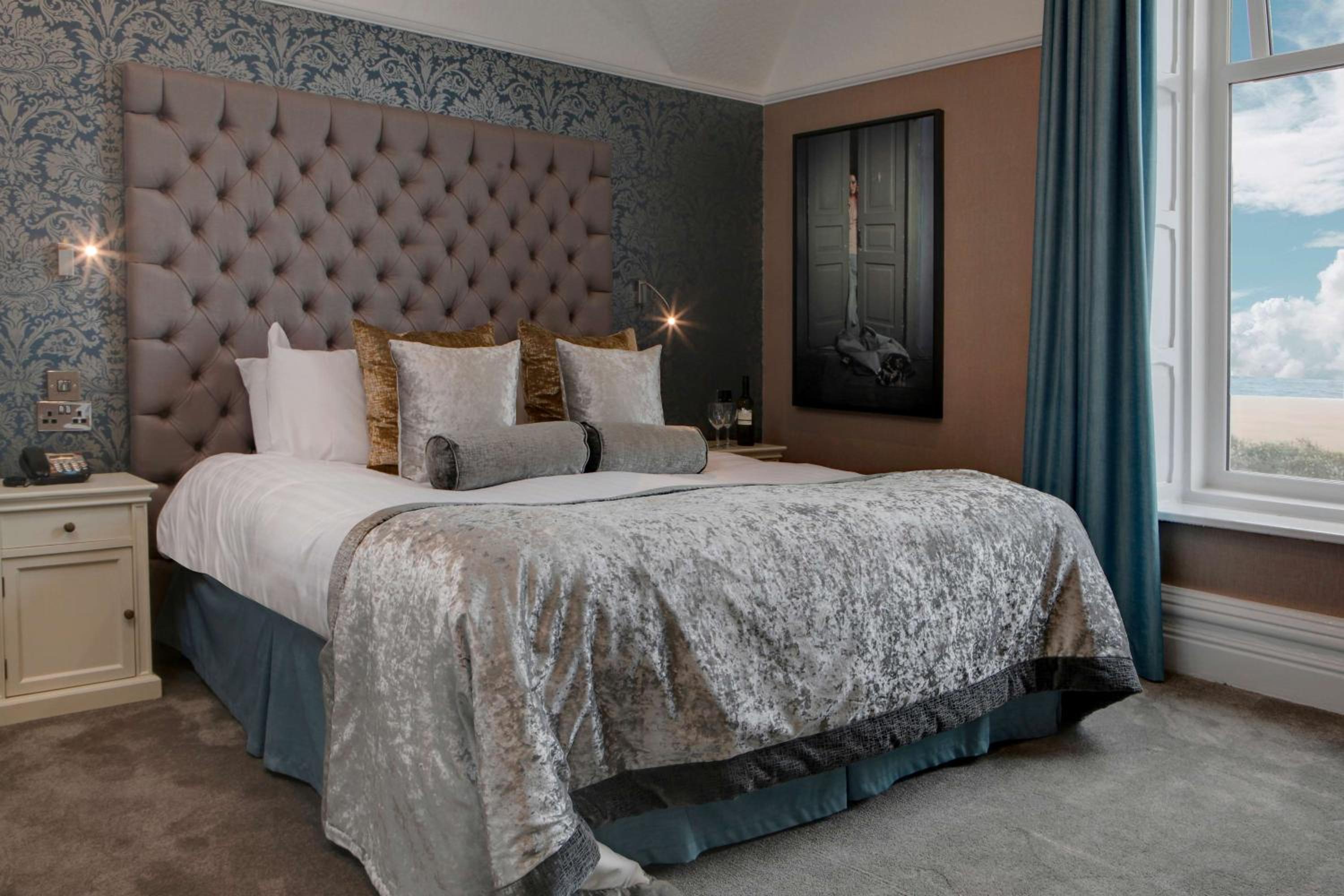 Executive King Room with View - Photo 2