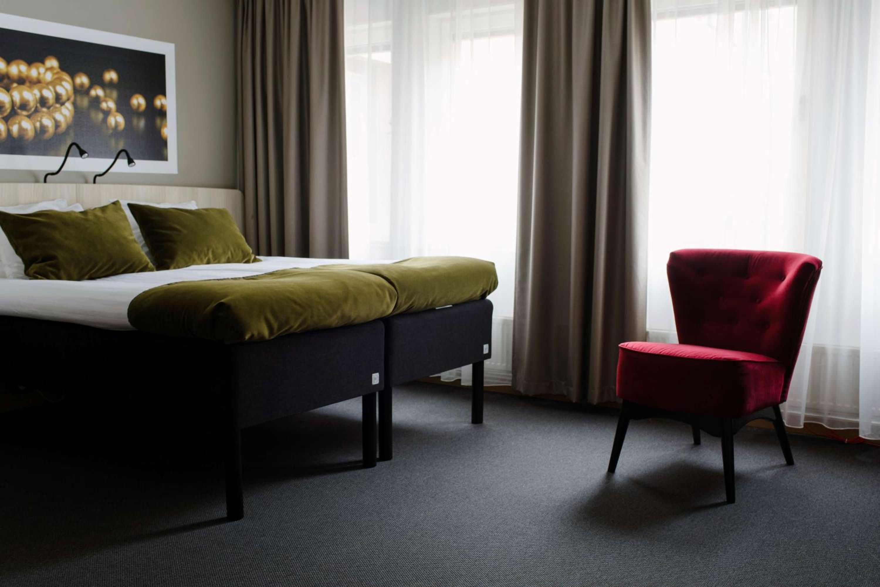 Available room thumbnail 5