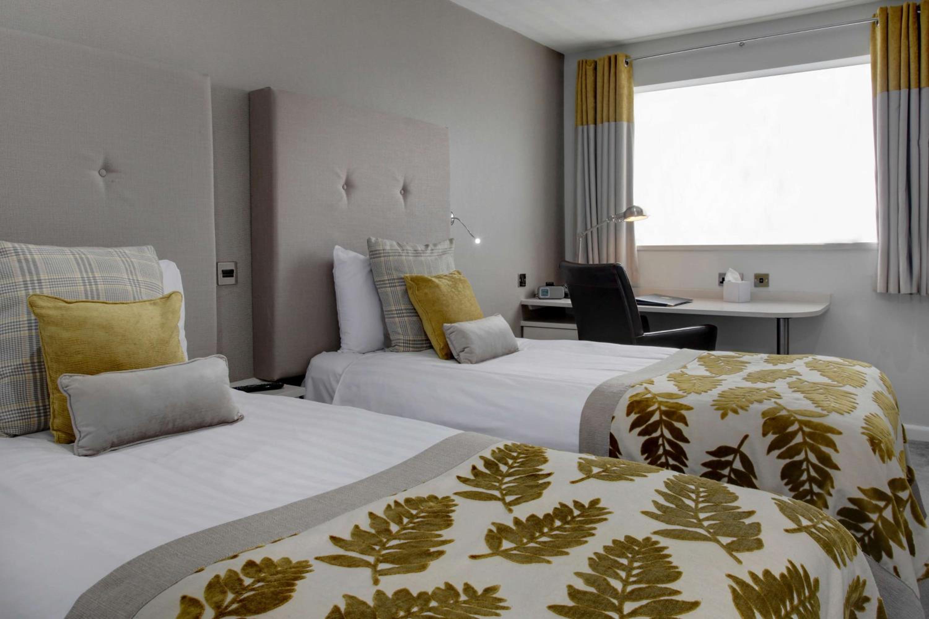 Standard Twin Room - Photo 1