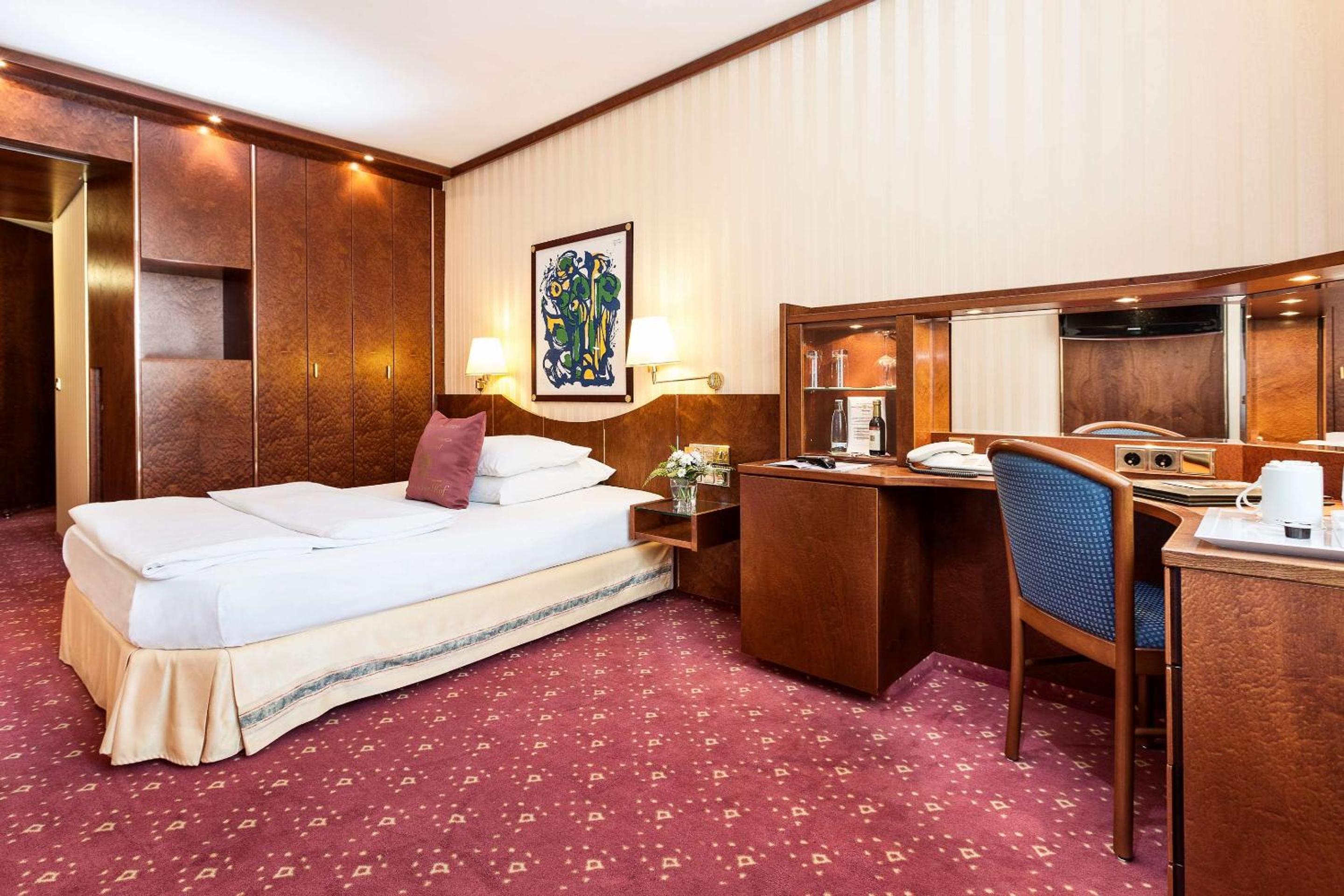 Comfort Queen Room photo 2