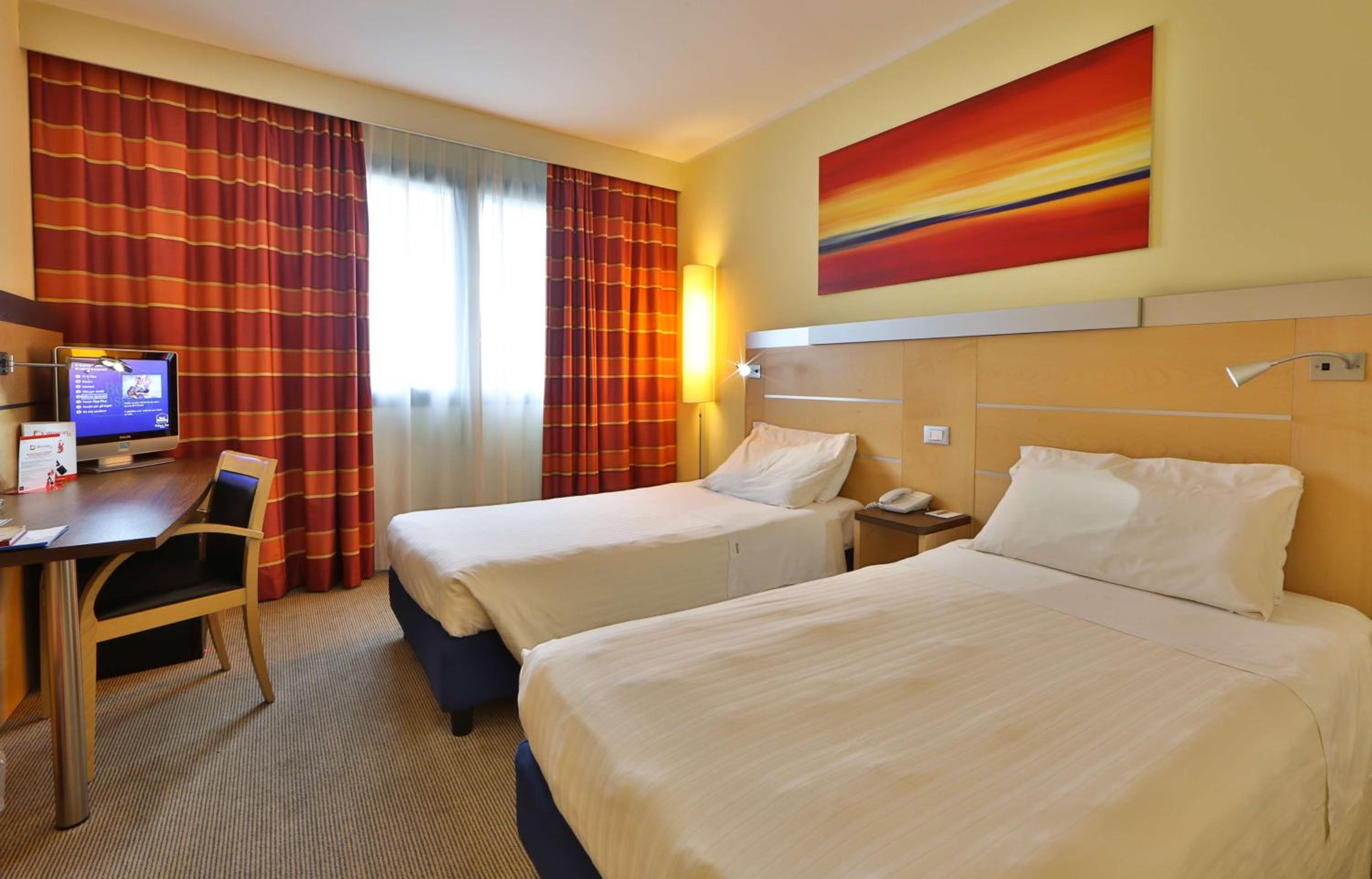 Comfort King Room - Photo 1
