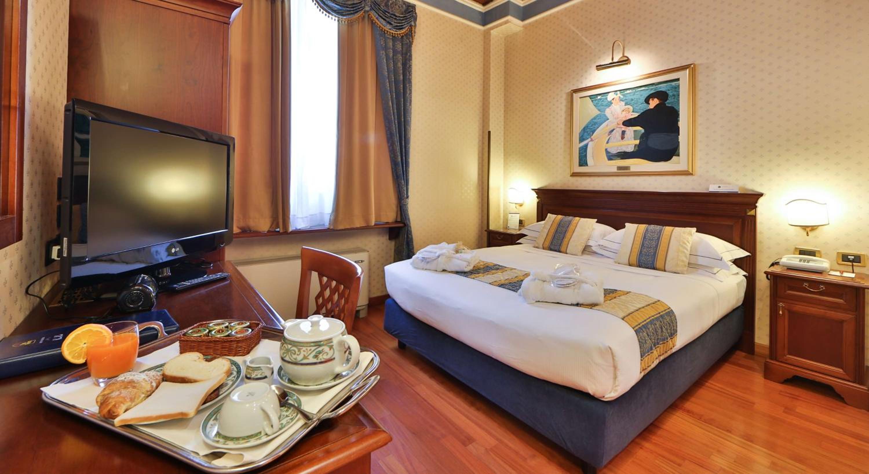 Standard King Room - Photo 3