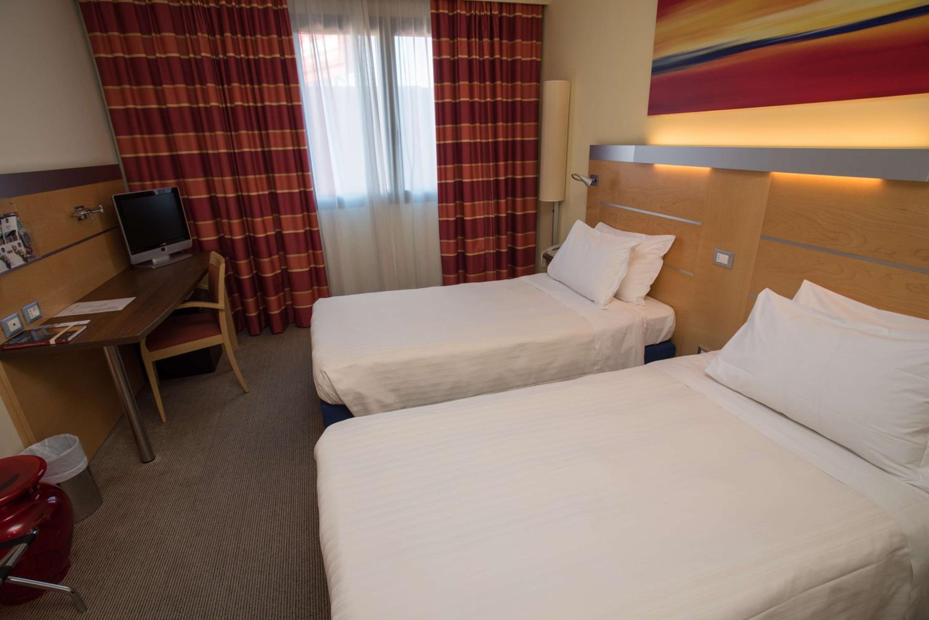 Comfort King Room - Photo 3