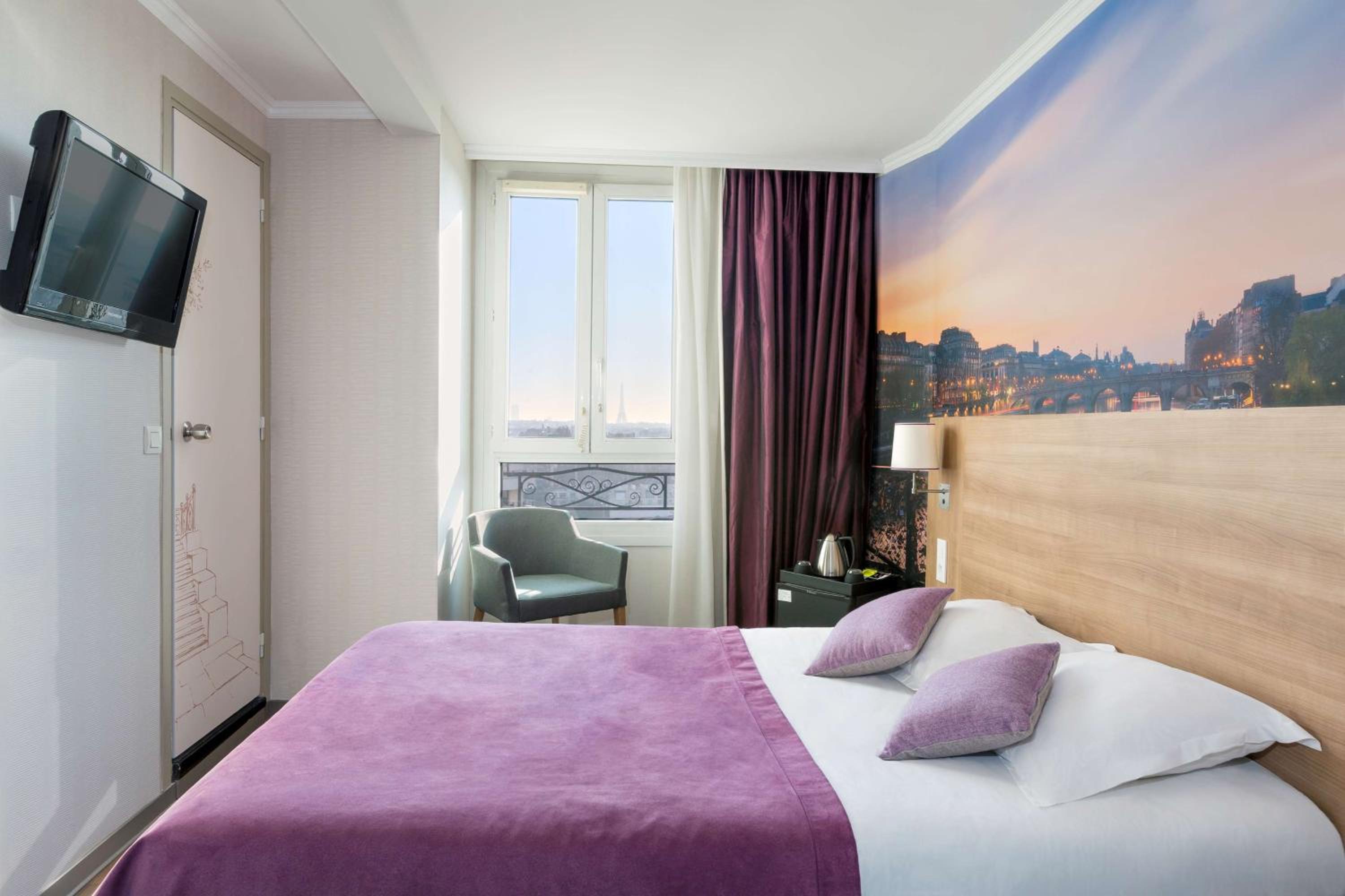 Standard Single Room with Double Bed photo 1