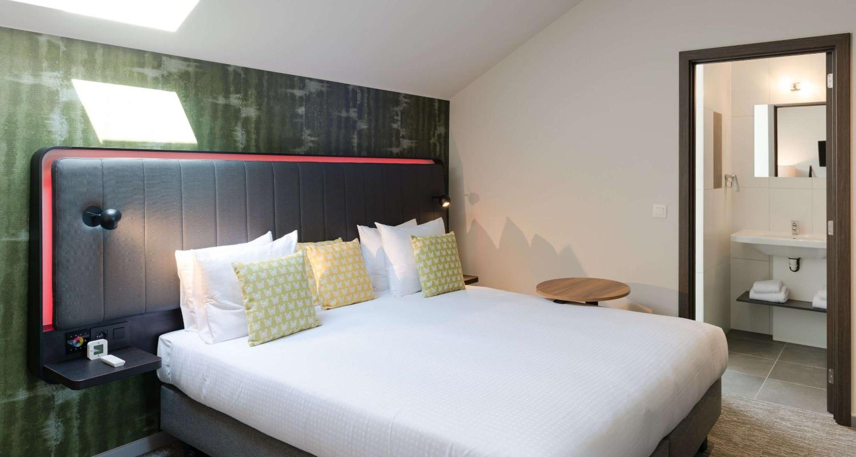 Executive King Room - Non-Smoking - Photo 3