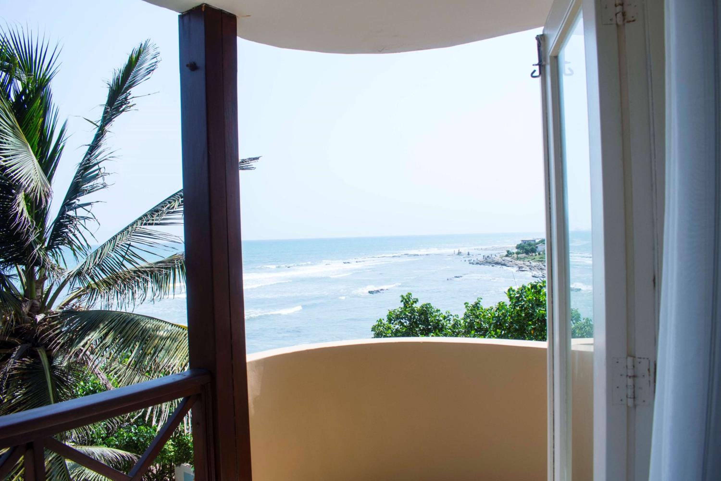 Classic King Room with Sea View - Photo 2
