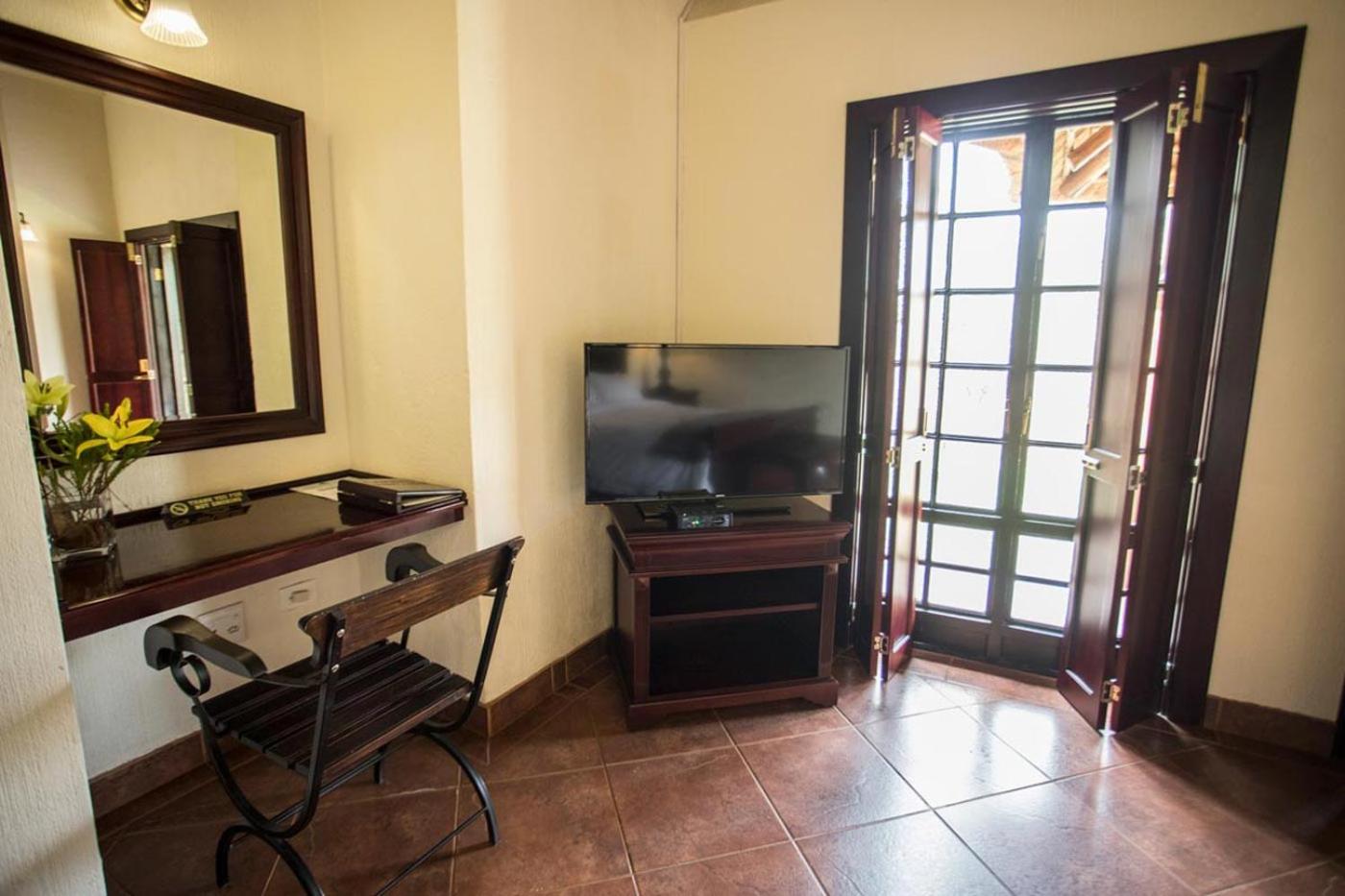 Deluxe Double Room - Photo 5