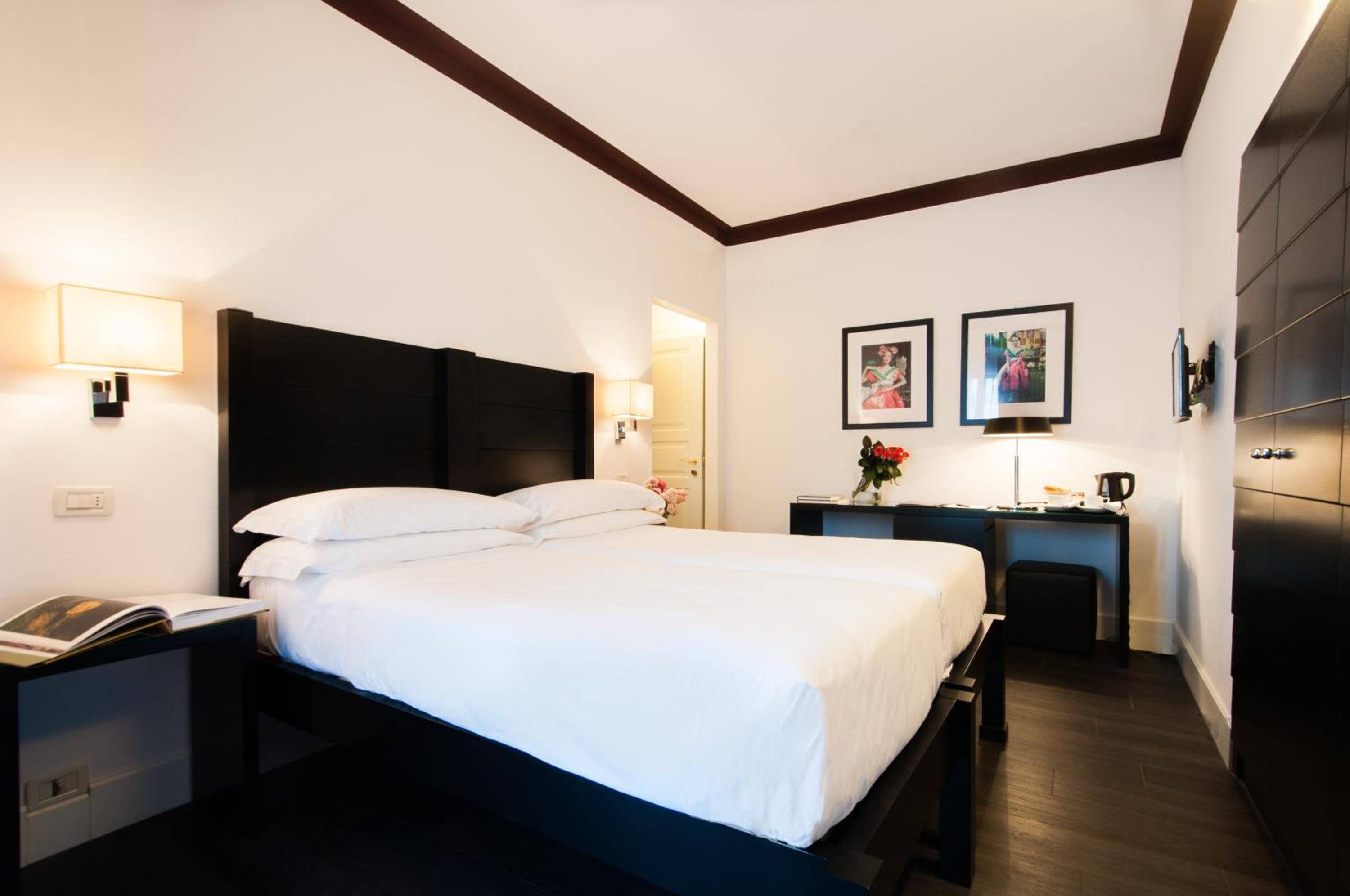 Superior Double Room with Balcony - Photo 6
