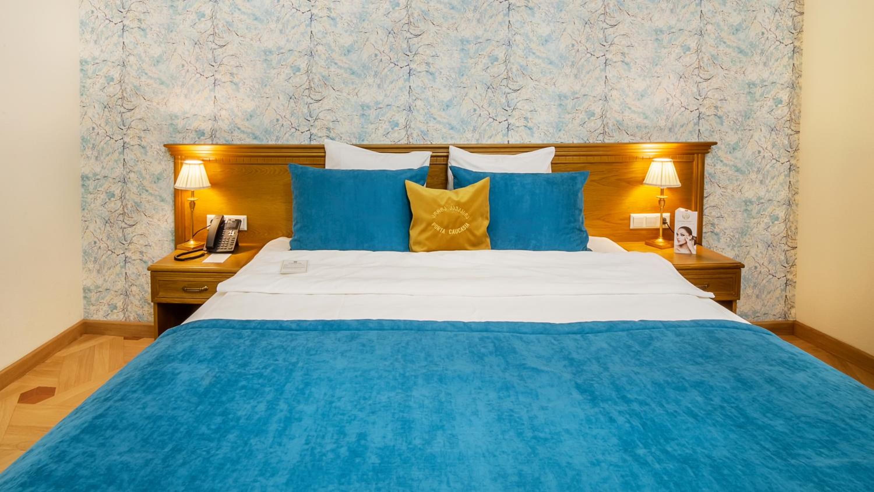 Junior Suite with Balcony - Photo 2