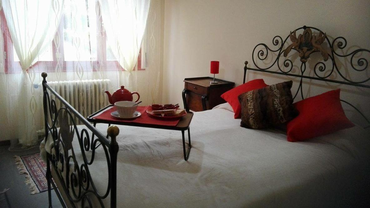 Double Room with Private External Bathroom - Photo 3