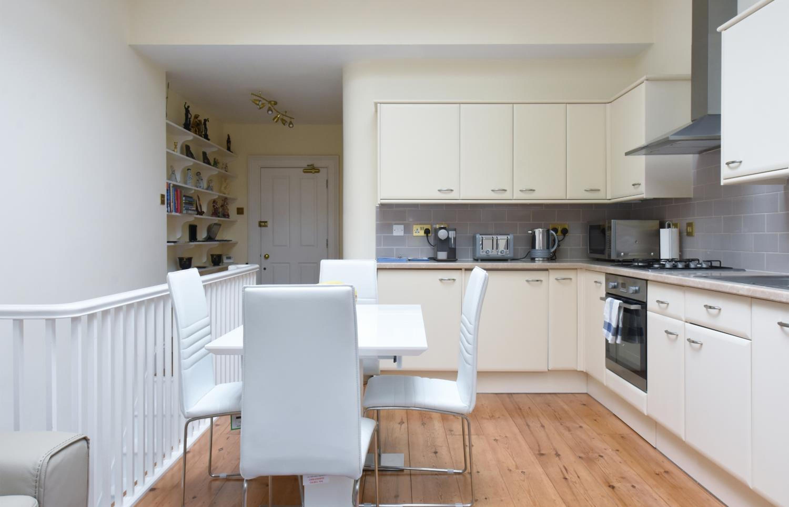 Duplex Apartment - Photo 3