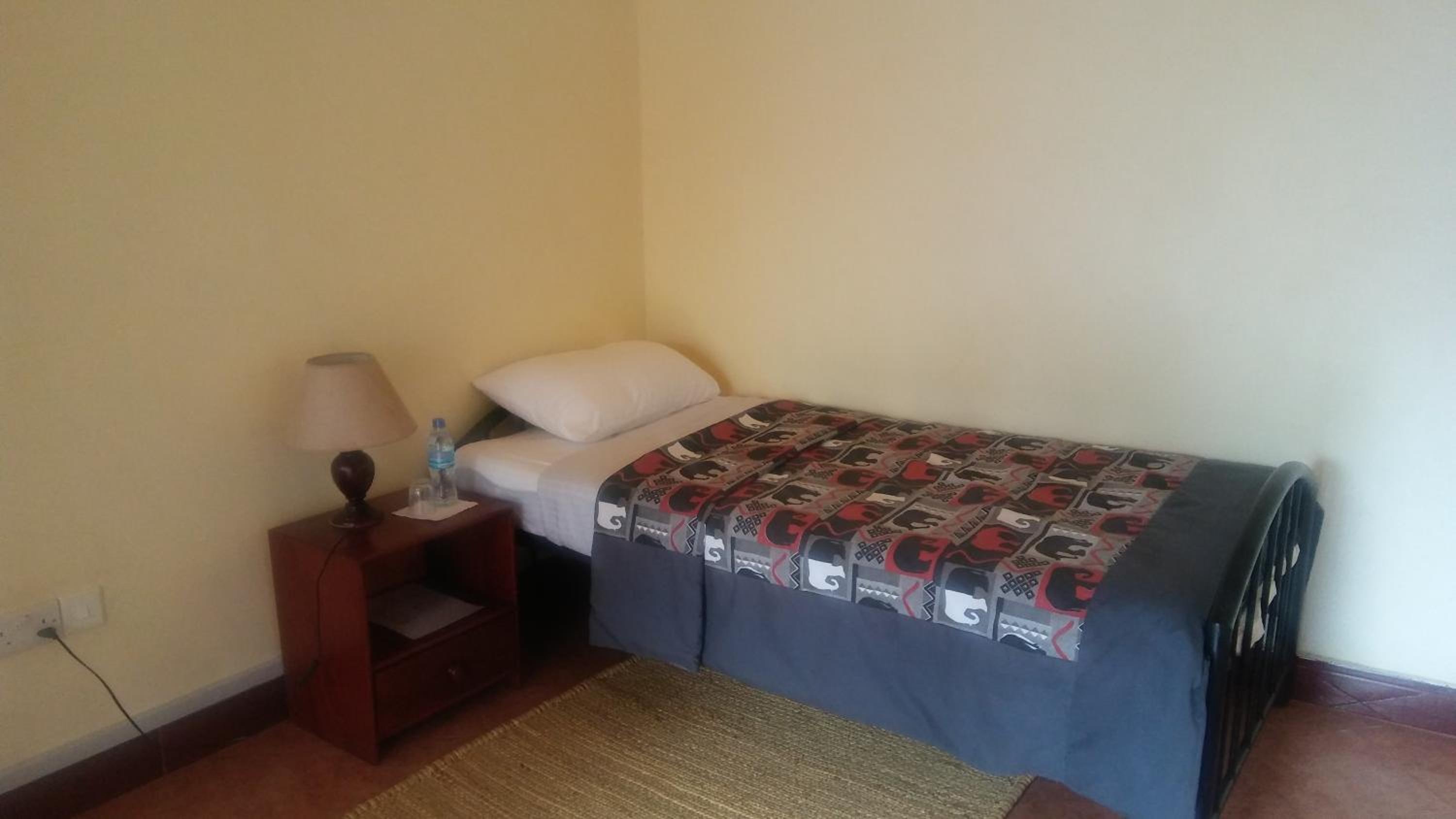 Single Room photo 2