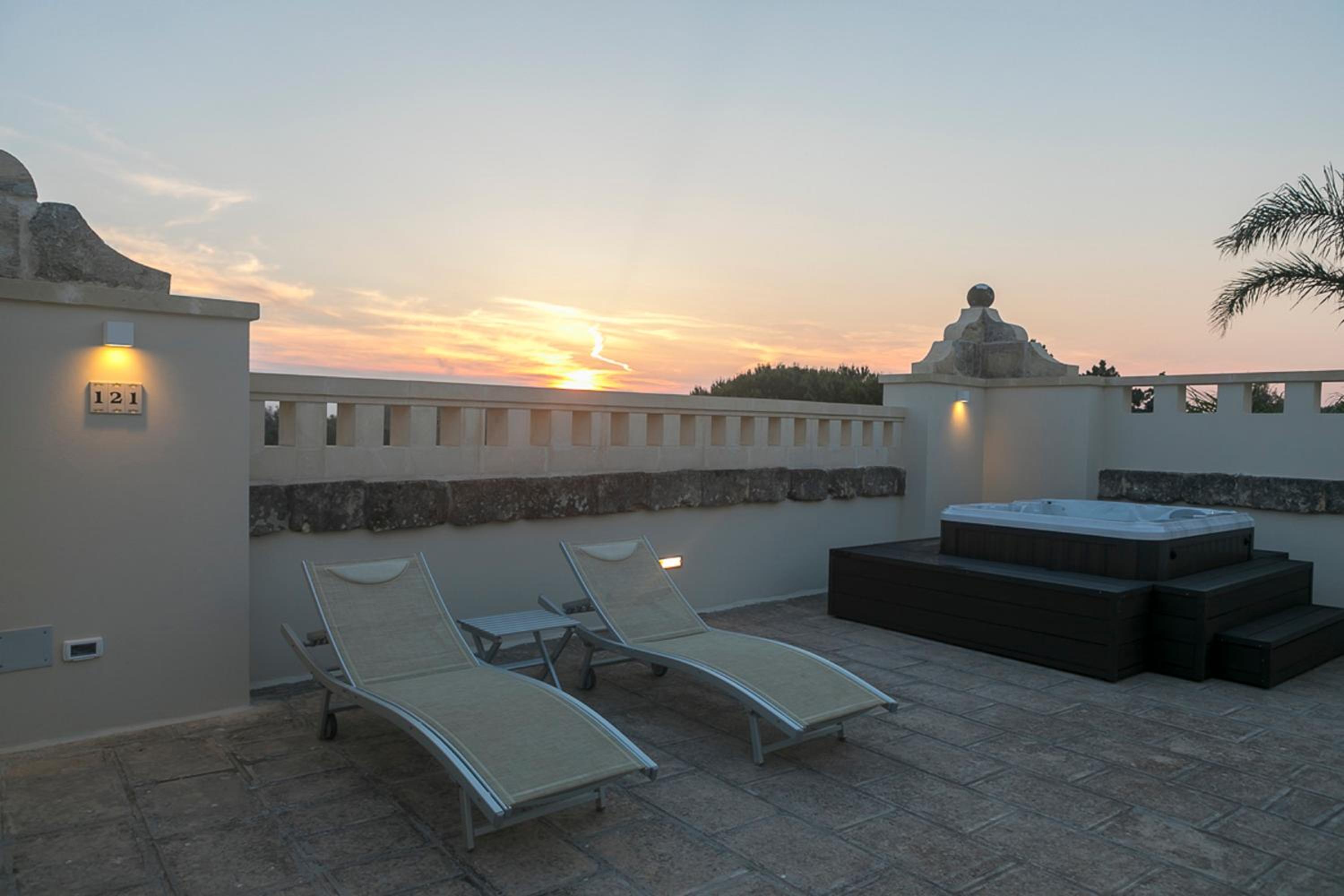 Deluxe Double Room with Terrace and Private Hot Tub - Photo 3