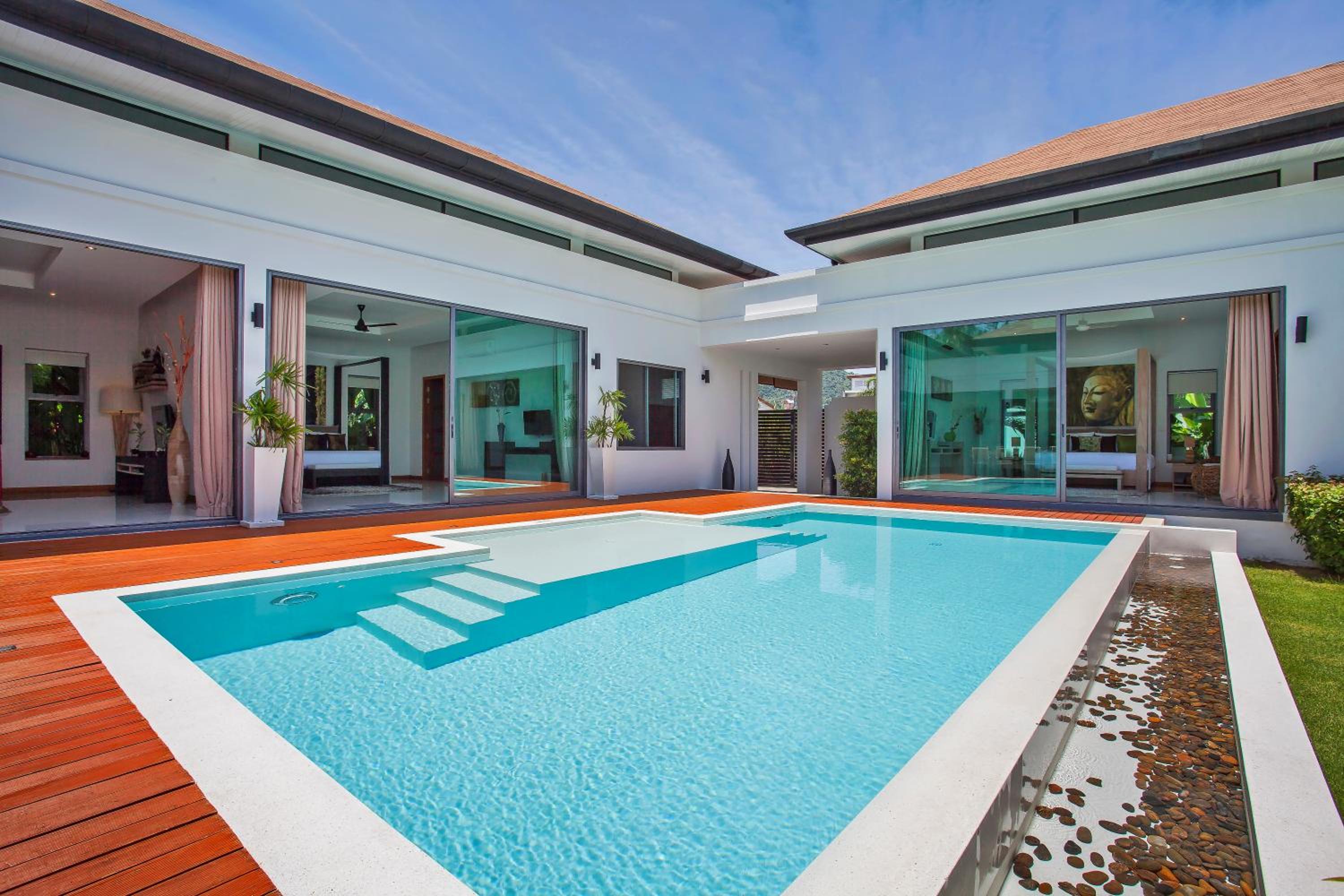 Villa photo 2