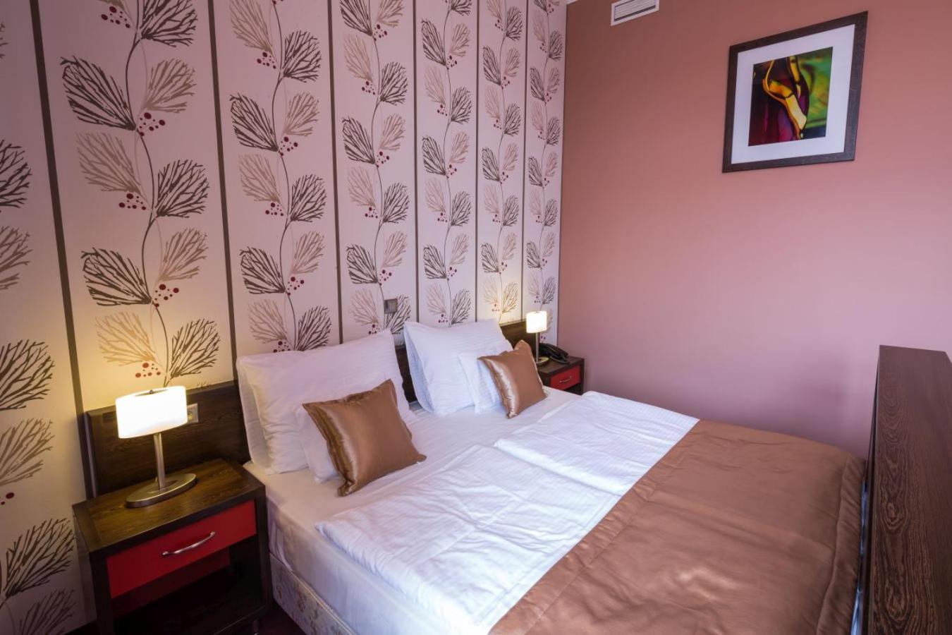 Deluxe Room - Photo 8