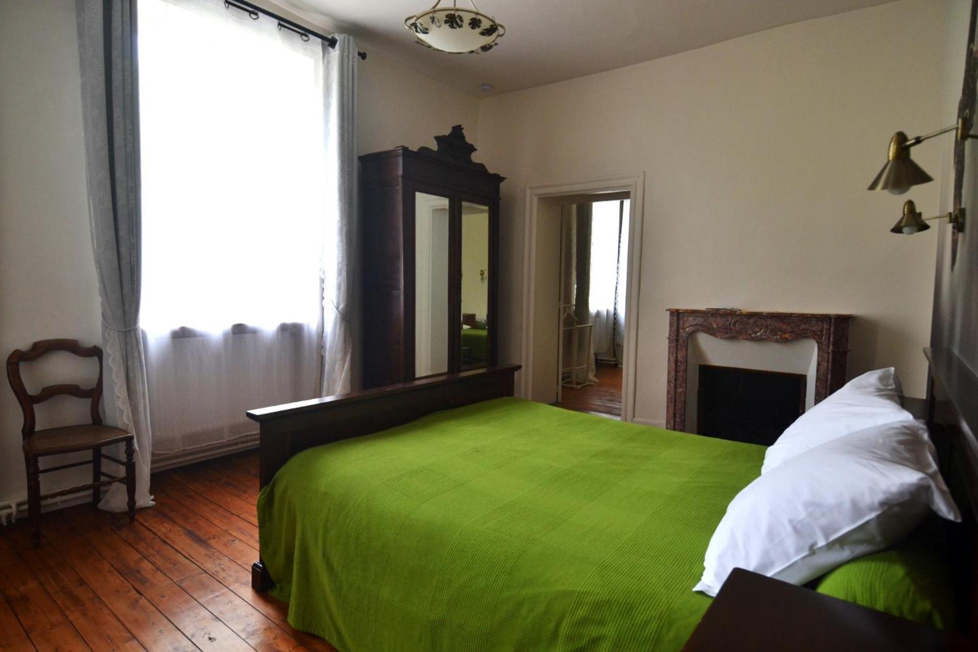 Large Double or Twin Room - Photo 3