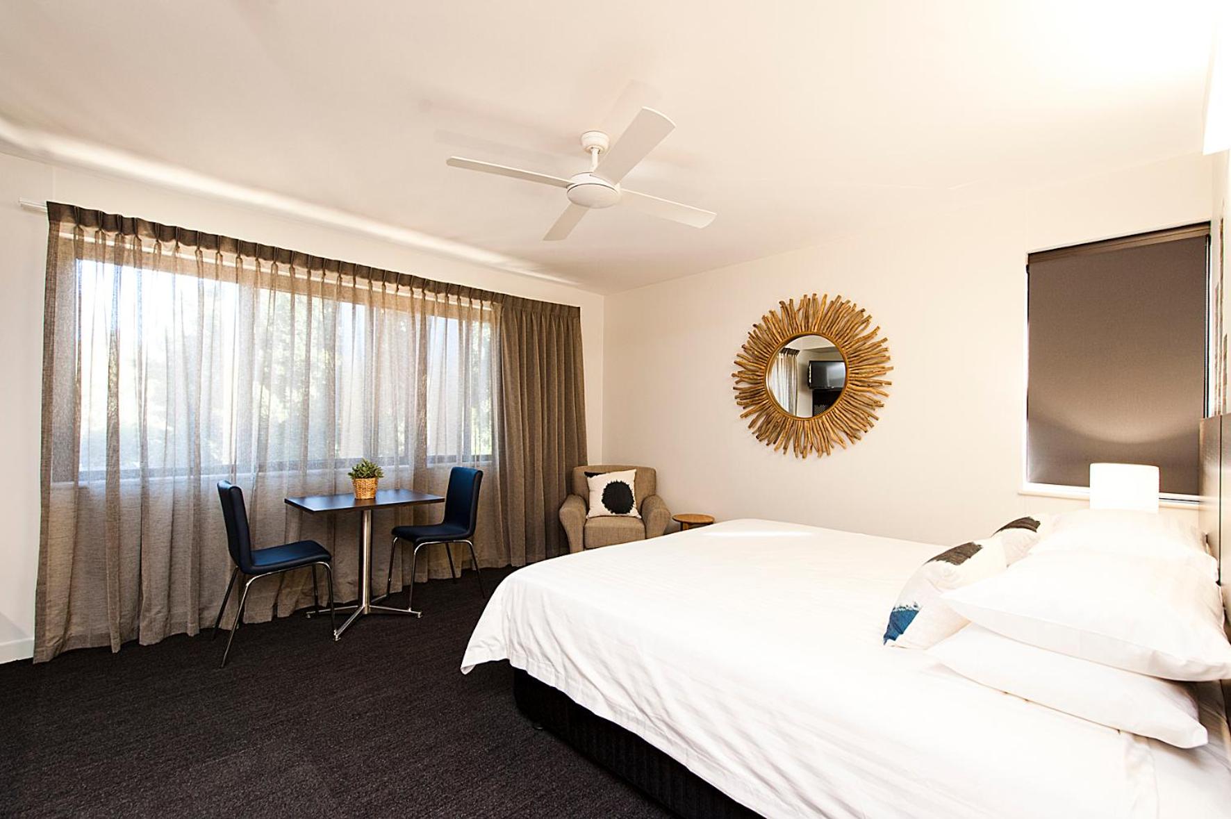 Studio Apartment photo 1