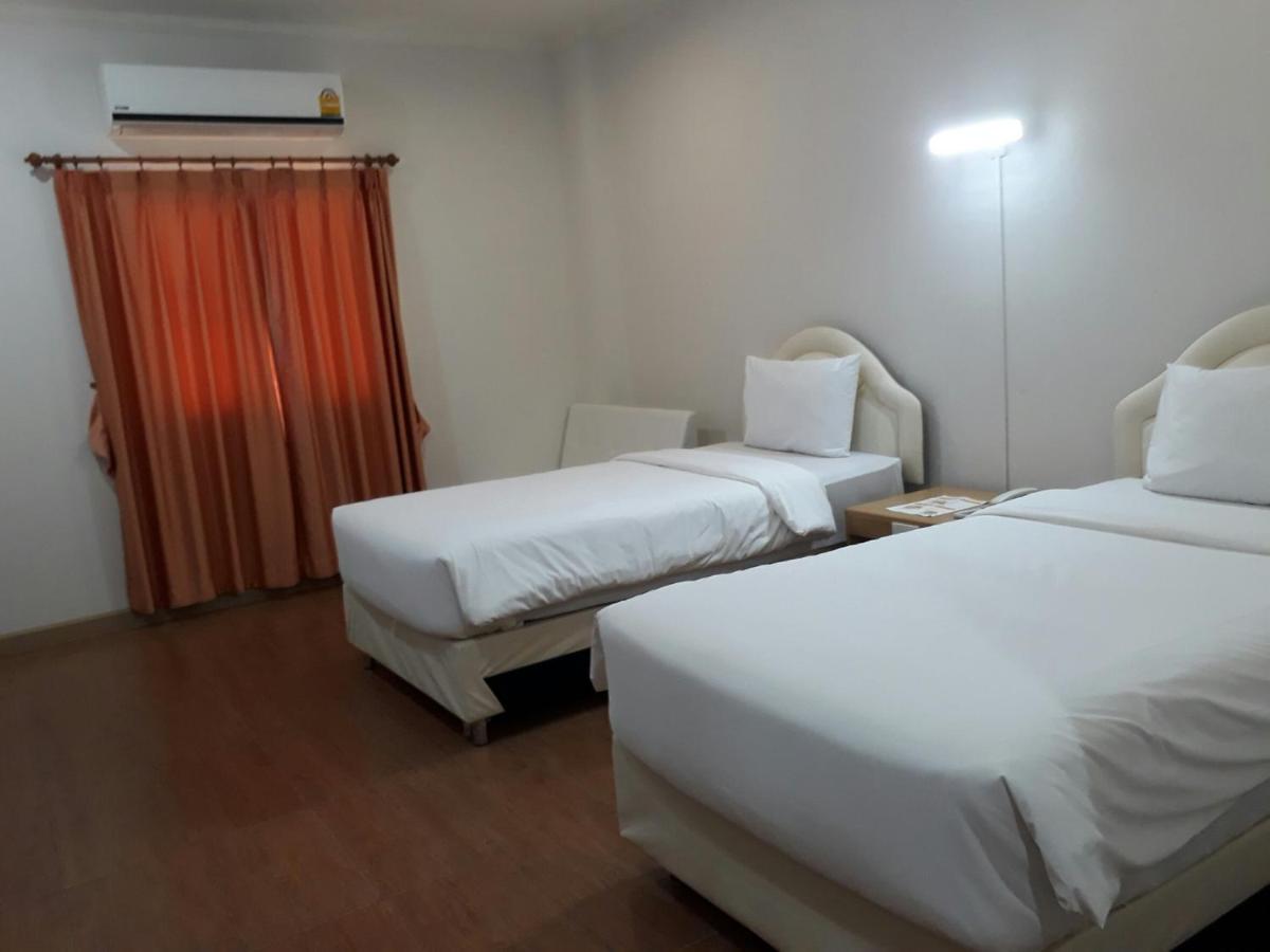 Economy Twin Room photo 2