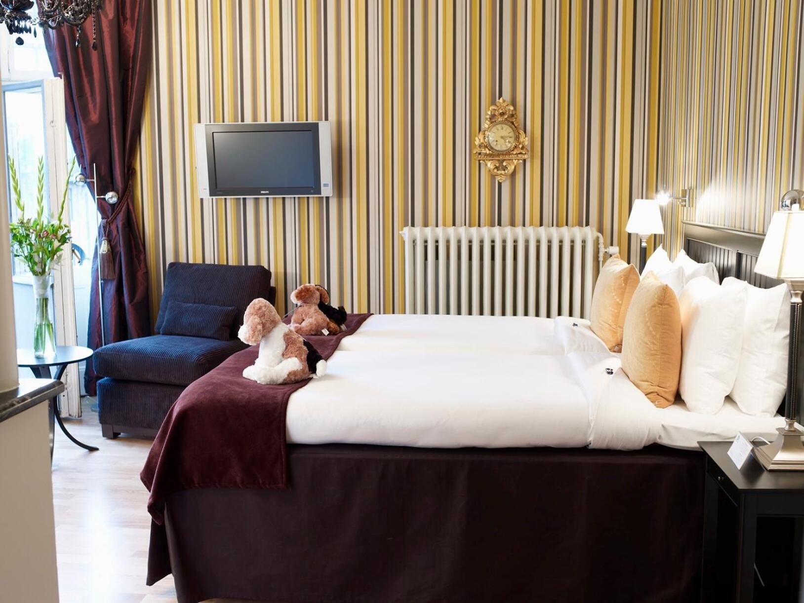 Deluxe Queen Room - Non-Smoking - Photo 9