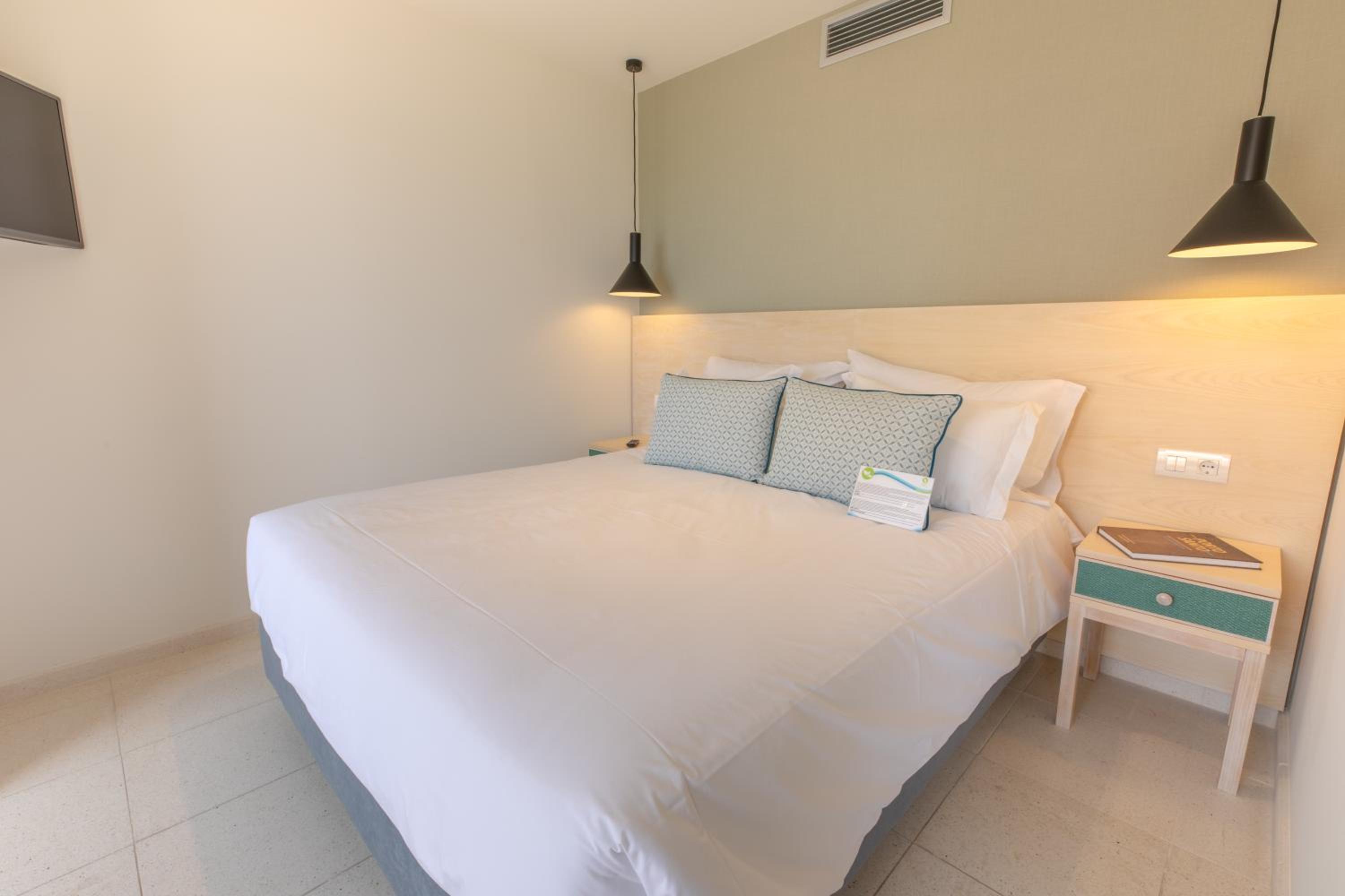 Two-Bedroom Apartment with Sea View photo 2