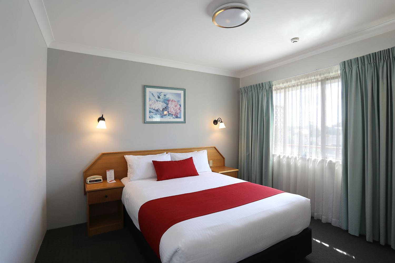King Suite - Non Smoking - Photo 3