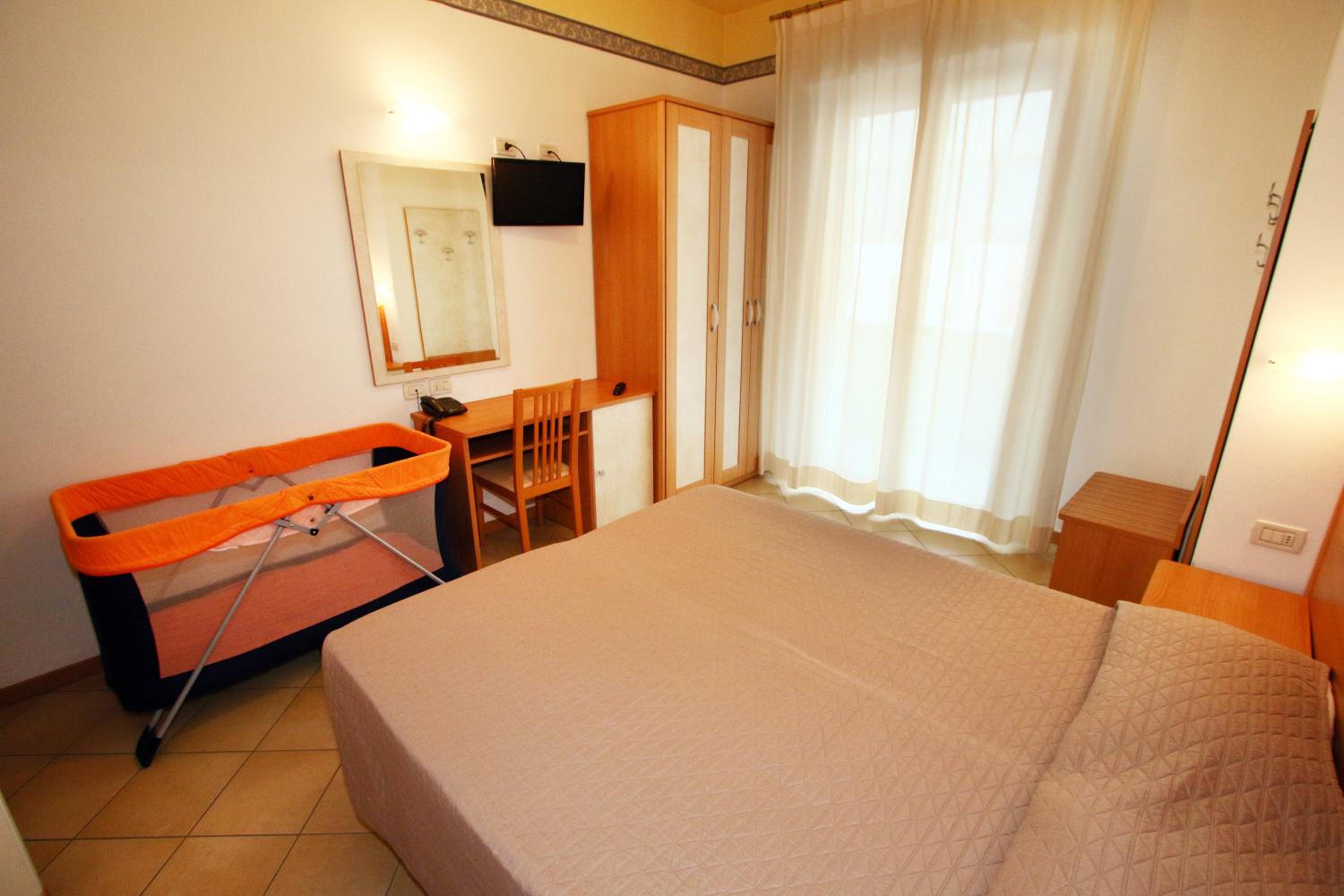 Standard Double Room photo 2