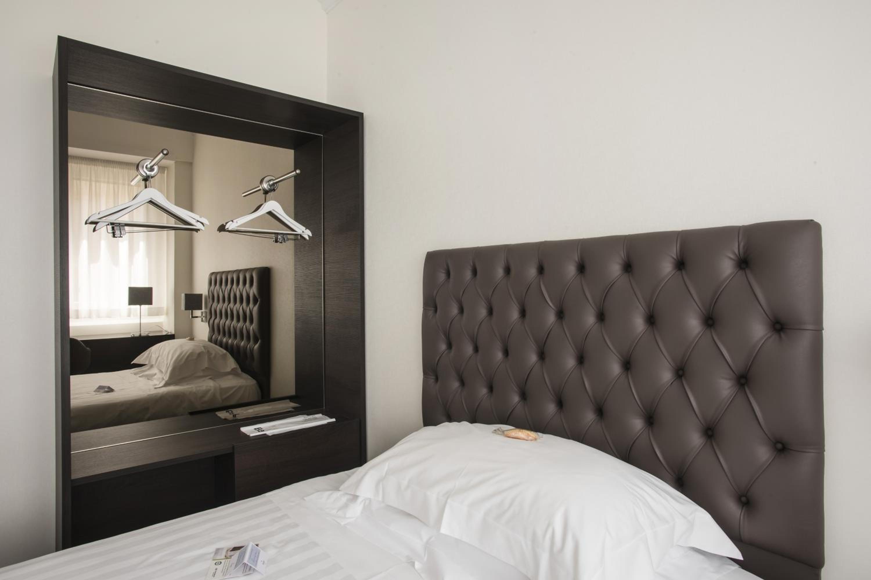 Single Room photo 3