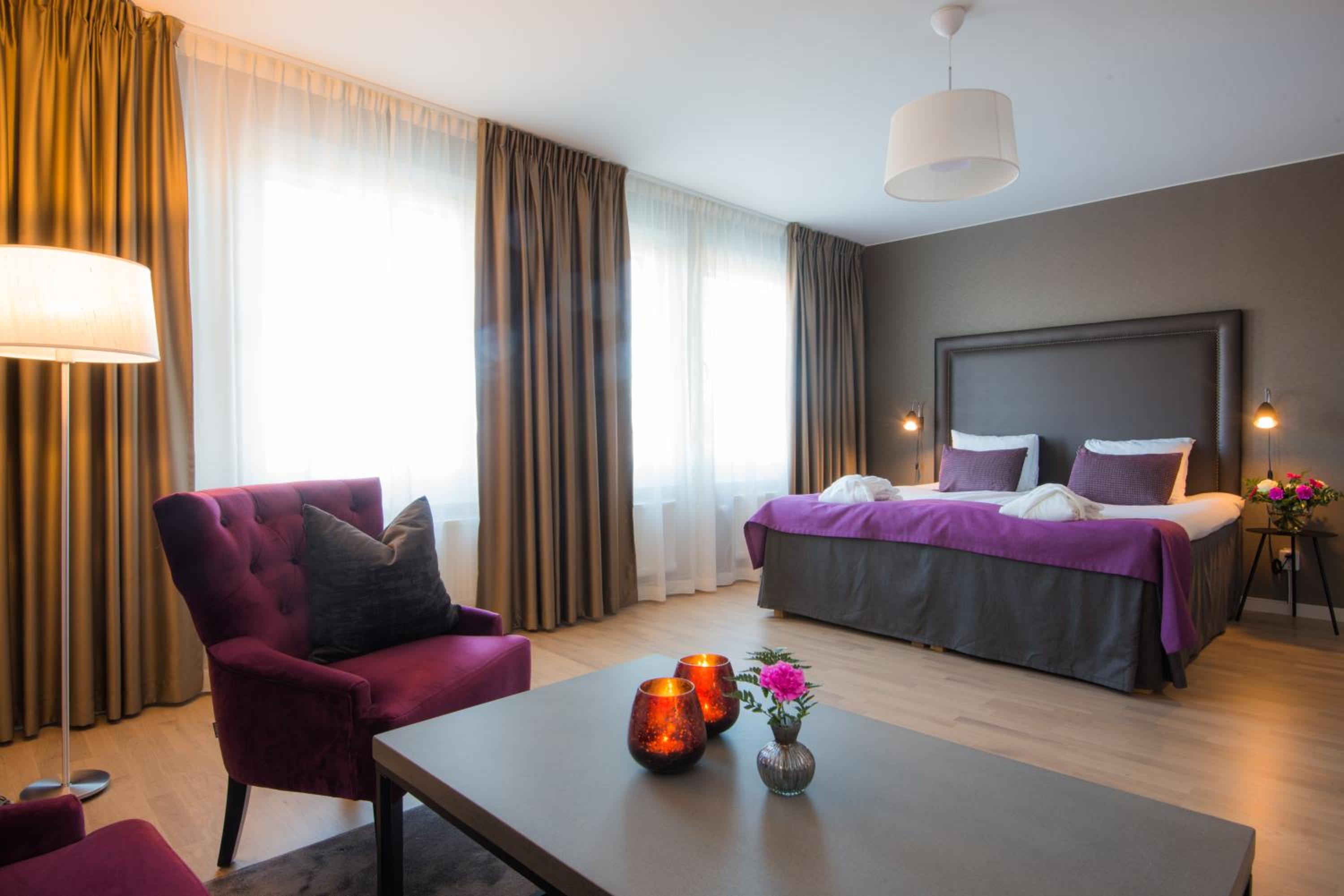 Standard King Room - Photo 8