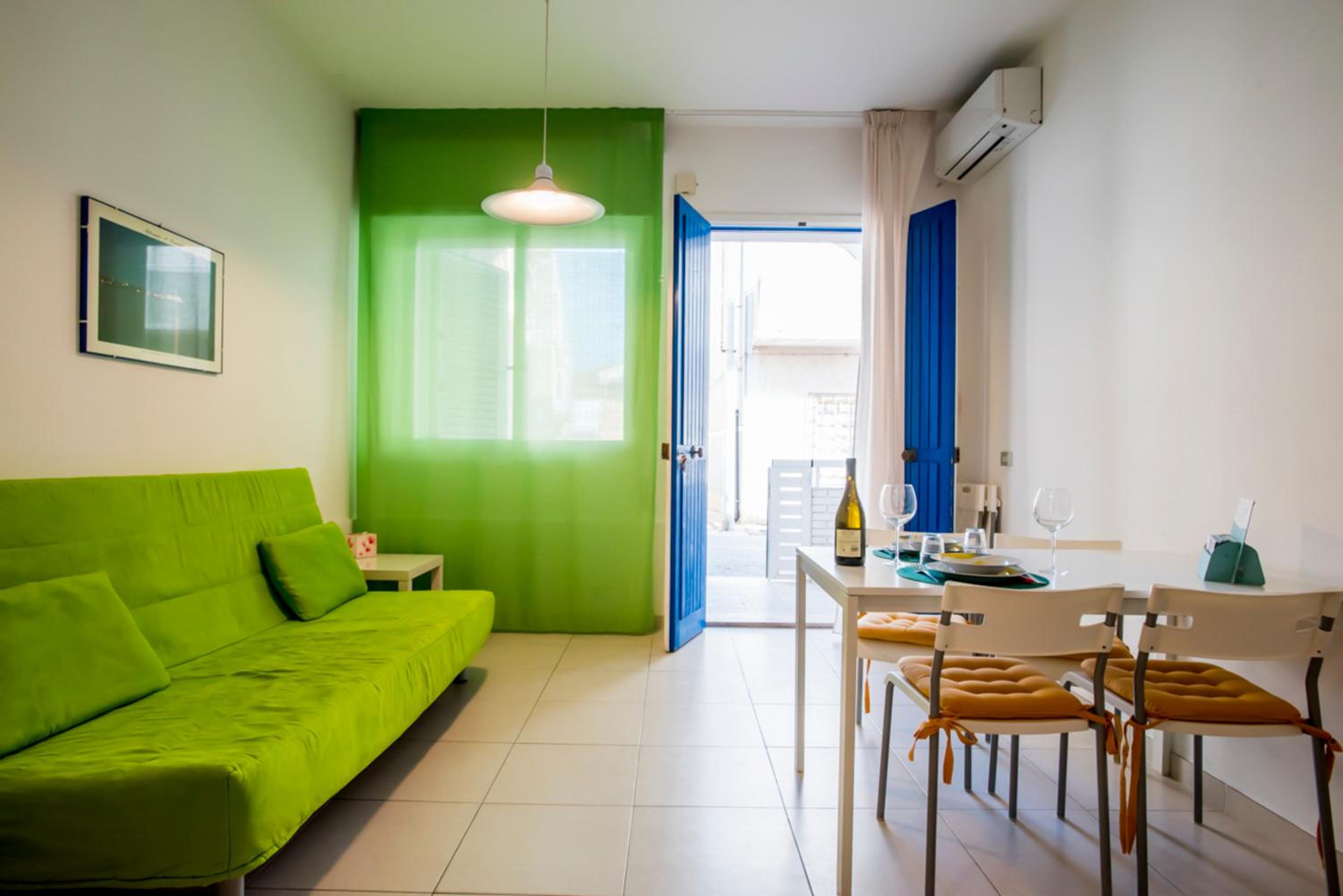 One-Bedroom Apartment photo 2