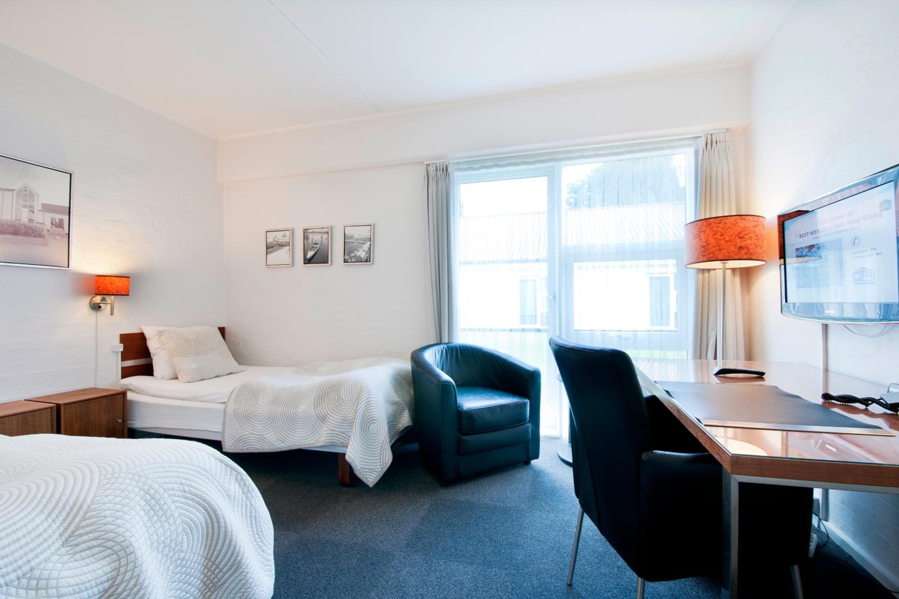 Twin Room - Photo 1